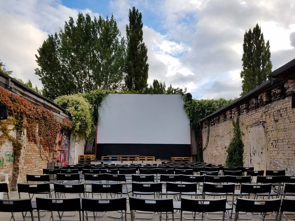 Freiluftkino-Pompeji-Open-Air-Kino-Ostkreuz.jpg