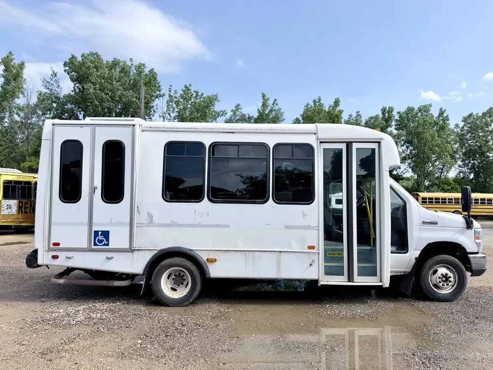 0299 Ford E450 Shuttle Bus For Sale 3.webp