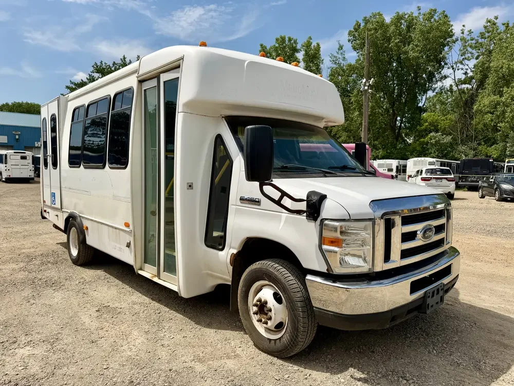 0327 Ford E450 Shuttle Bus For Sale 3.webp