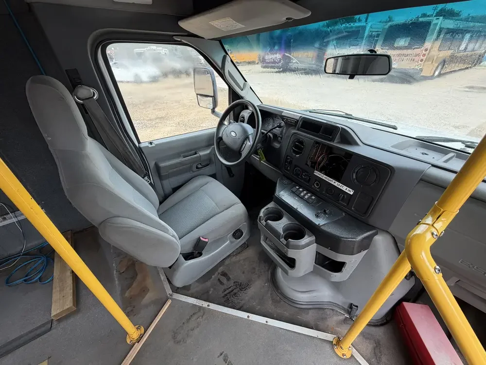 0899 Ford E450 Shuttle Bus For Sale 2.webp