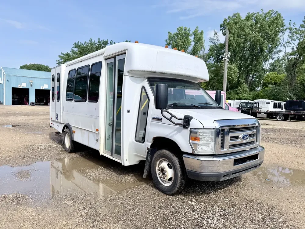 0299 Ford E450 Shuttle Bus For Sale 1.webp