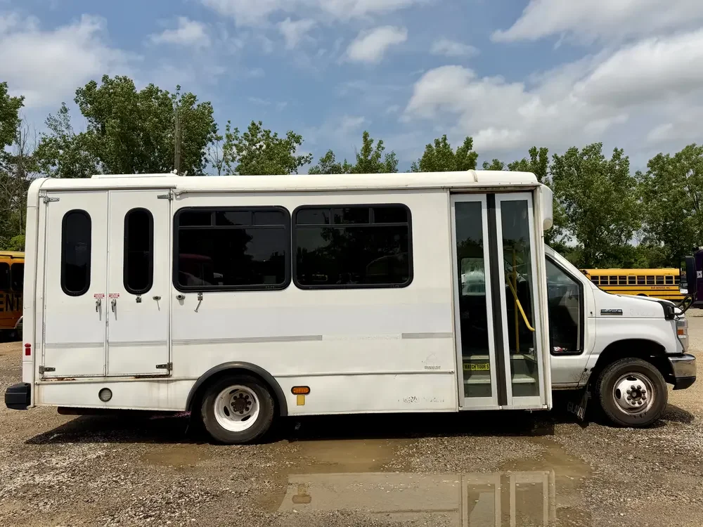 2084 Ford E450 Shuttle Bus For Sale 4.webp