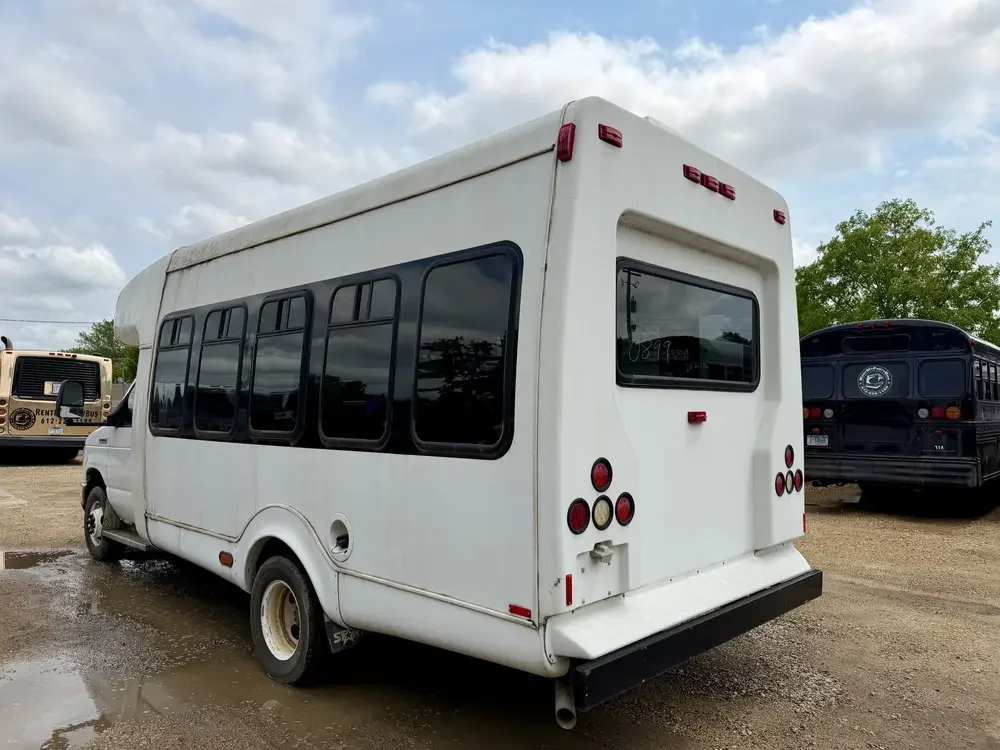 0899 Ford E450 Shuttle Bus For Sale 10.webp