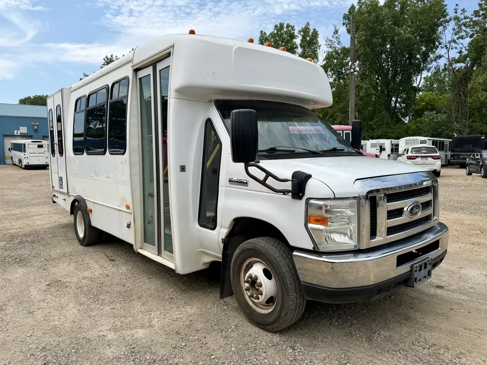 0301 Ford E450 Shuttle Bus For Sale 3.webp