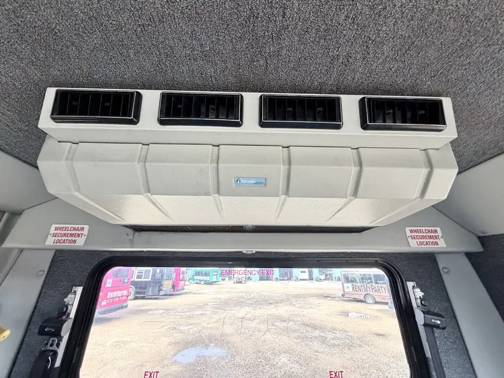 0299 Ford E450 Shuttle Bus For Sale 10.webp