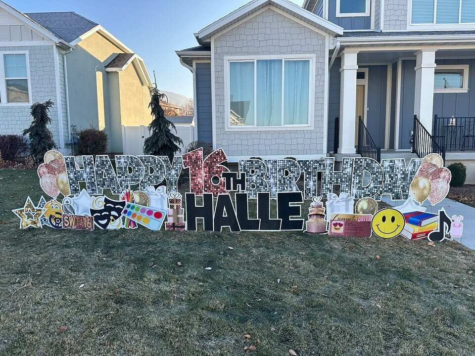 Halle had a special connection with Smile Signs a while back so it was fun to put up a display for her 16th birthday🎉 🪪