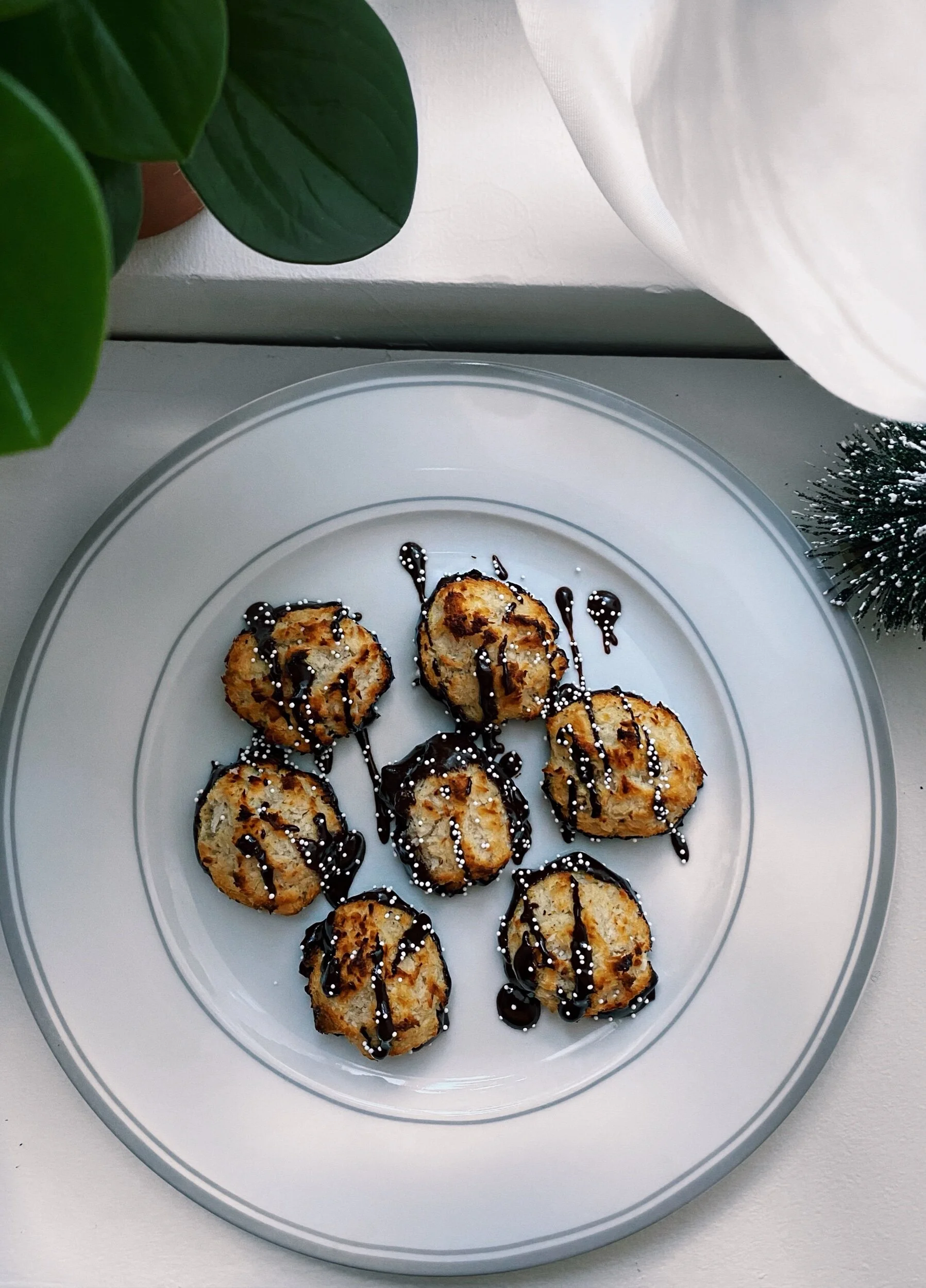 Dark Chocolate Coconut Macaroons