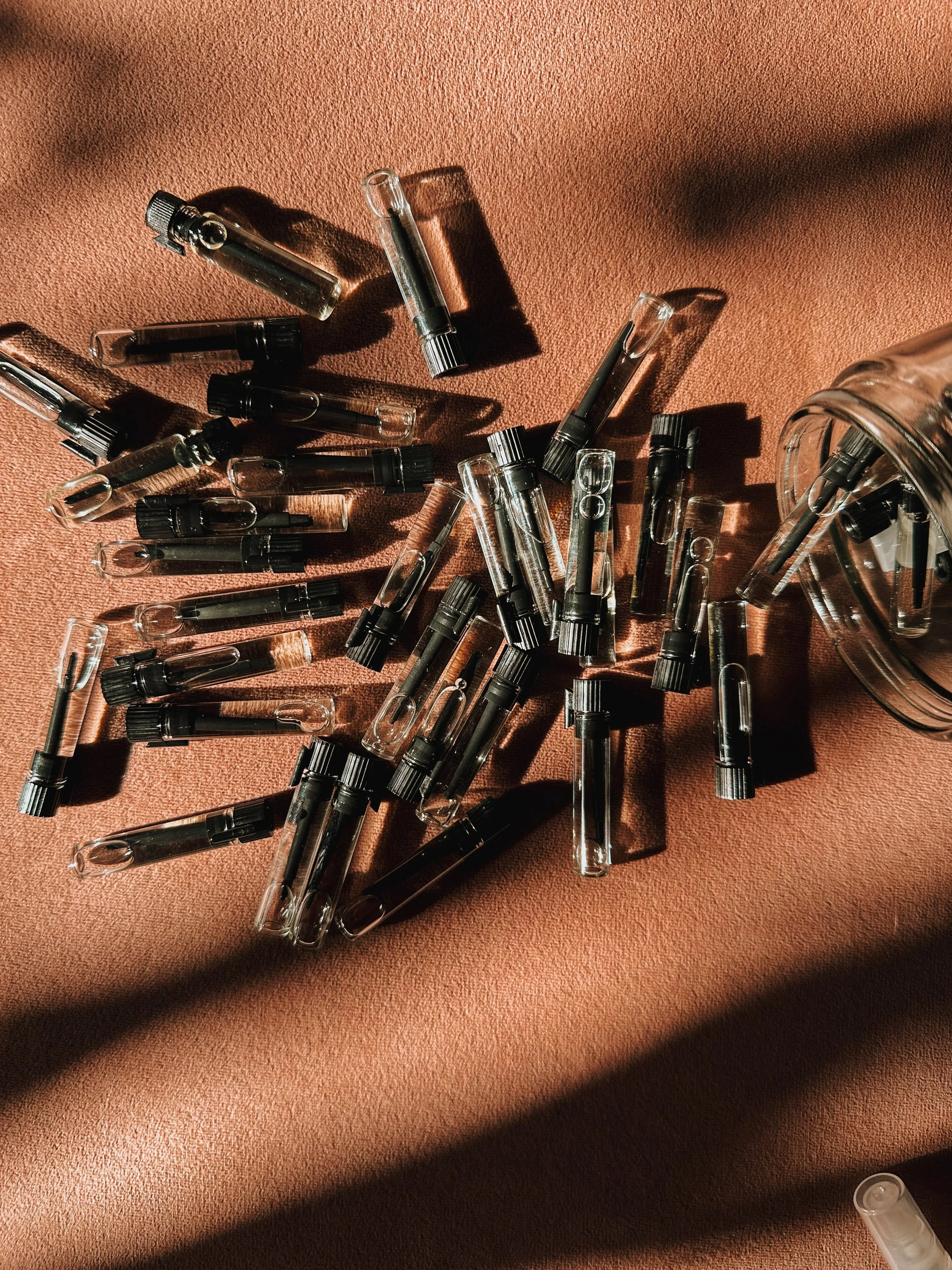 Free Final Girl perfume sample ❤️&zwj;🔥 with every purchase tonight at the @taoustudio x @honeyhomehoneyhome popup.

I can&rsquo;t think of a more perfect fall scent than this one right here. Expect playful notes of leather, black, cashmeran, raspbe