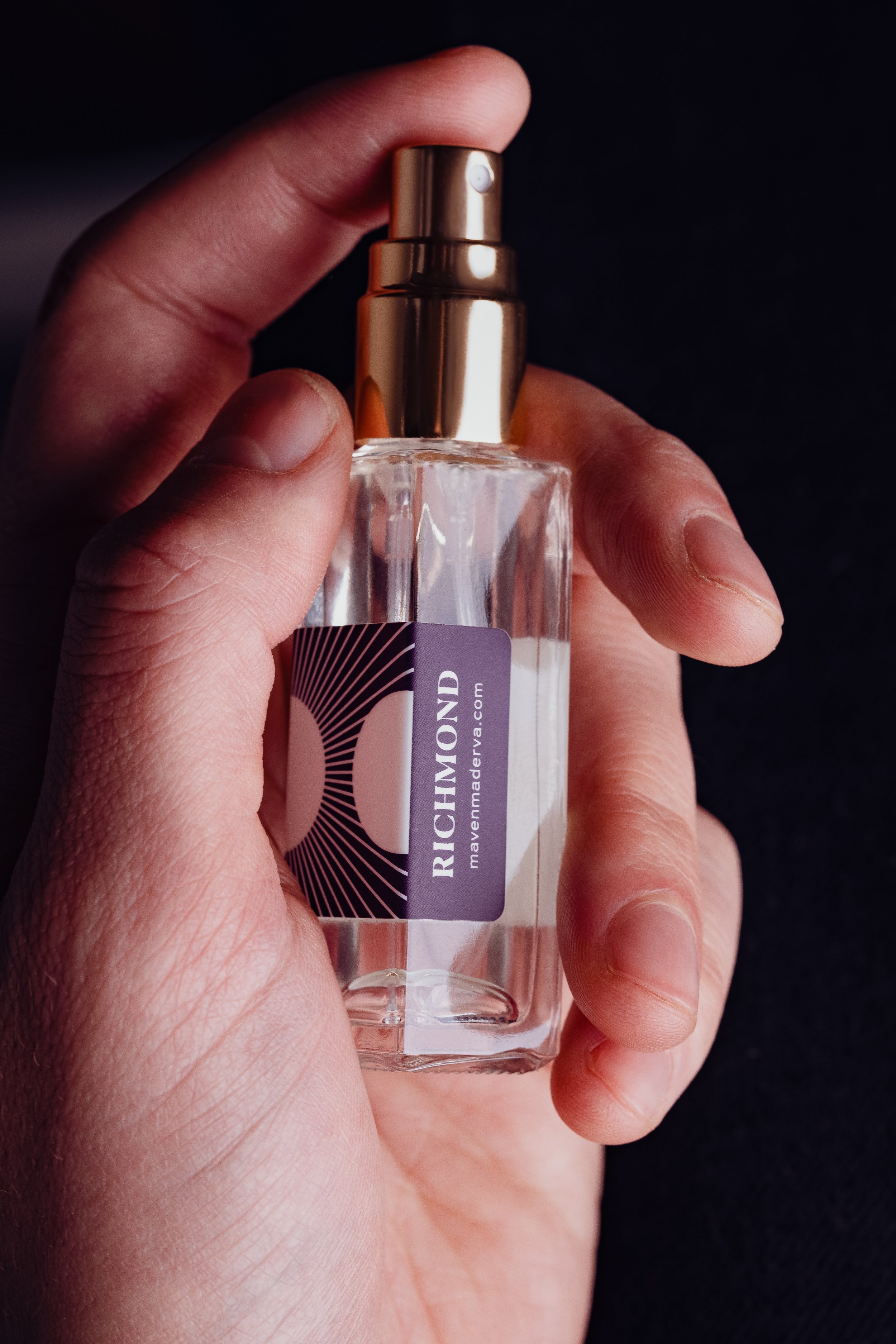 mini mist Richmond holding.jpg