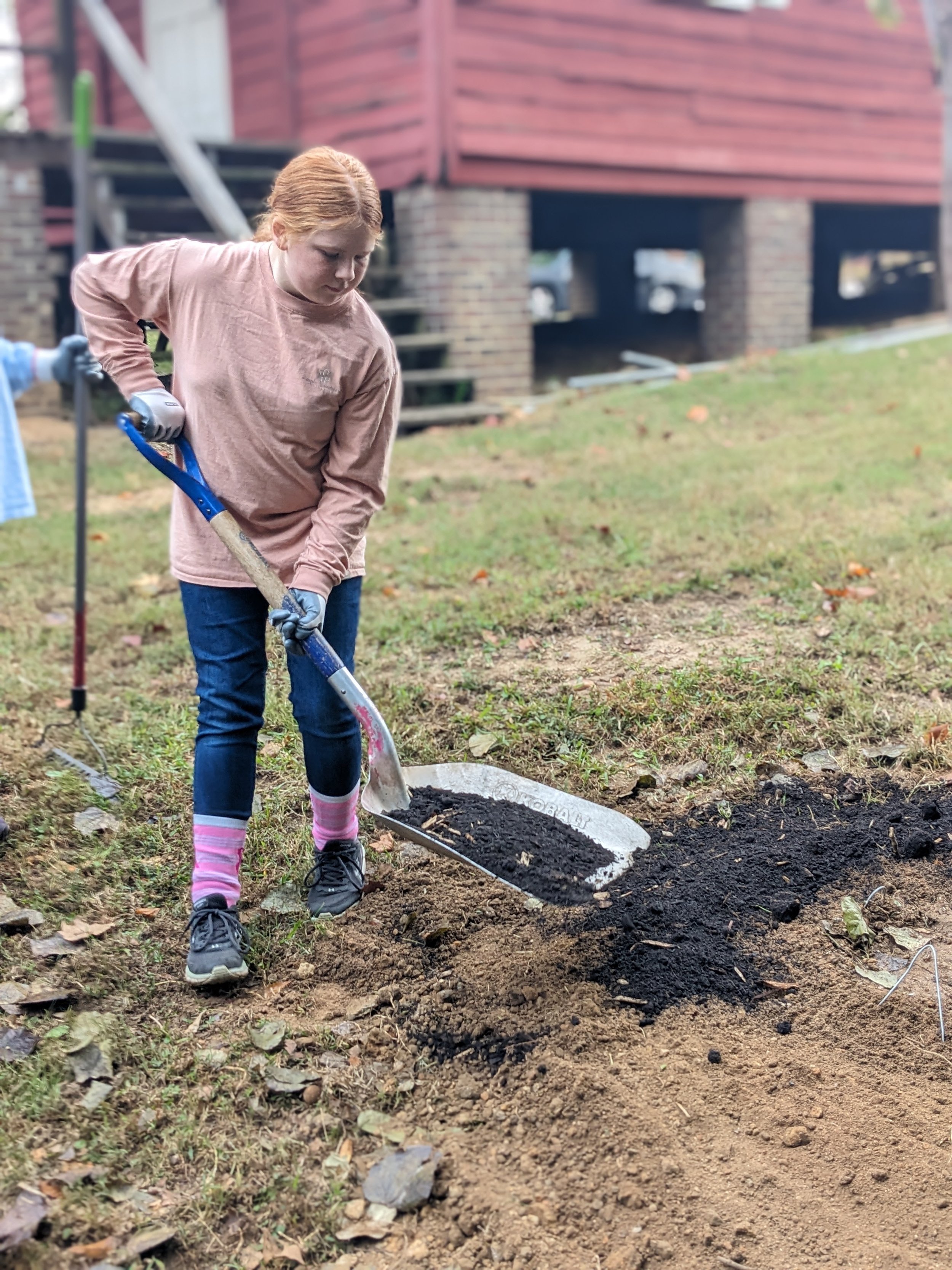 Planting 8.jpg
