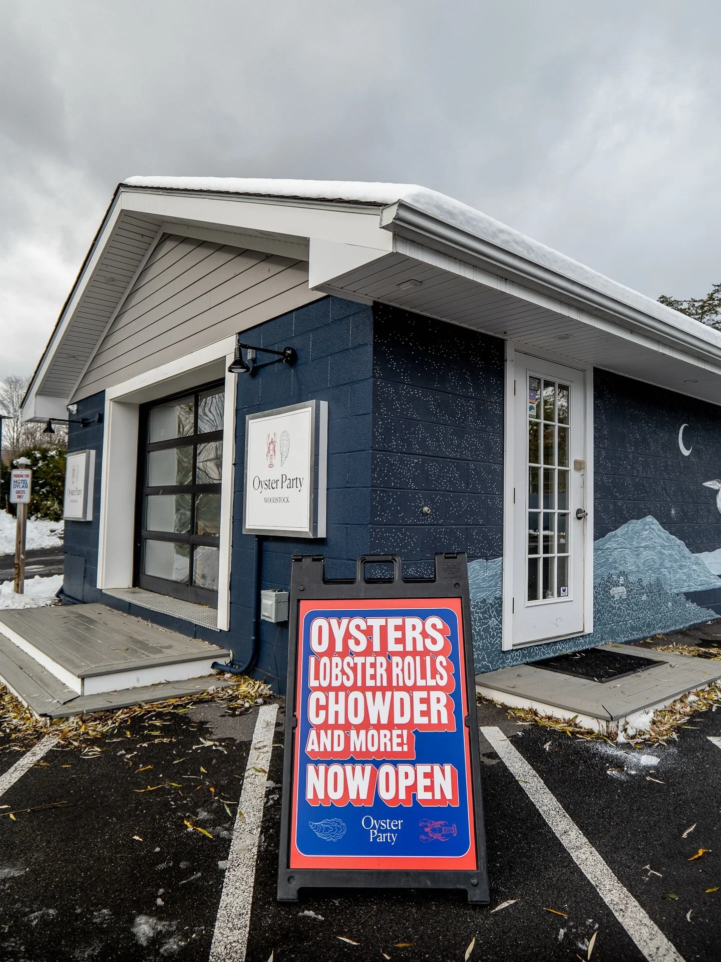 See you tomorrow, Woodstock! Our doors will be open Thurdsay - Monday from 12 - 8pm. Stop by, relax, and enjoy our classic seafood delights. 🦪🦞