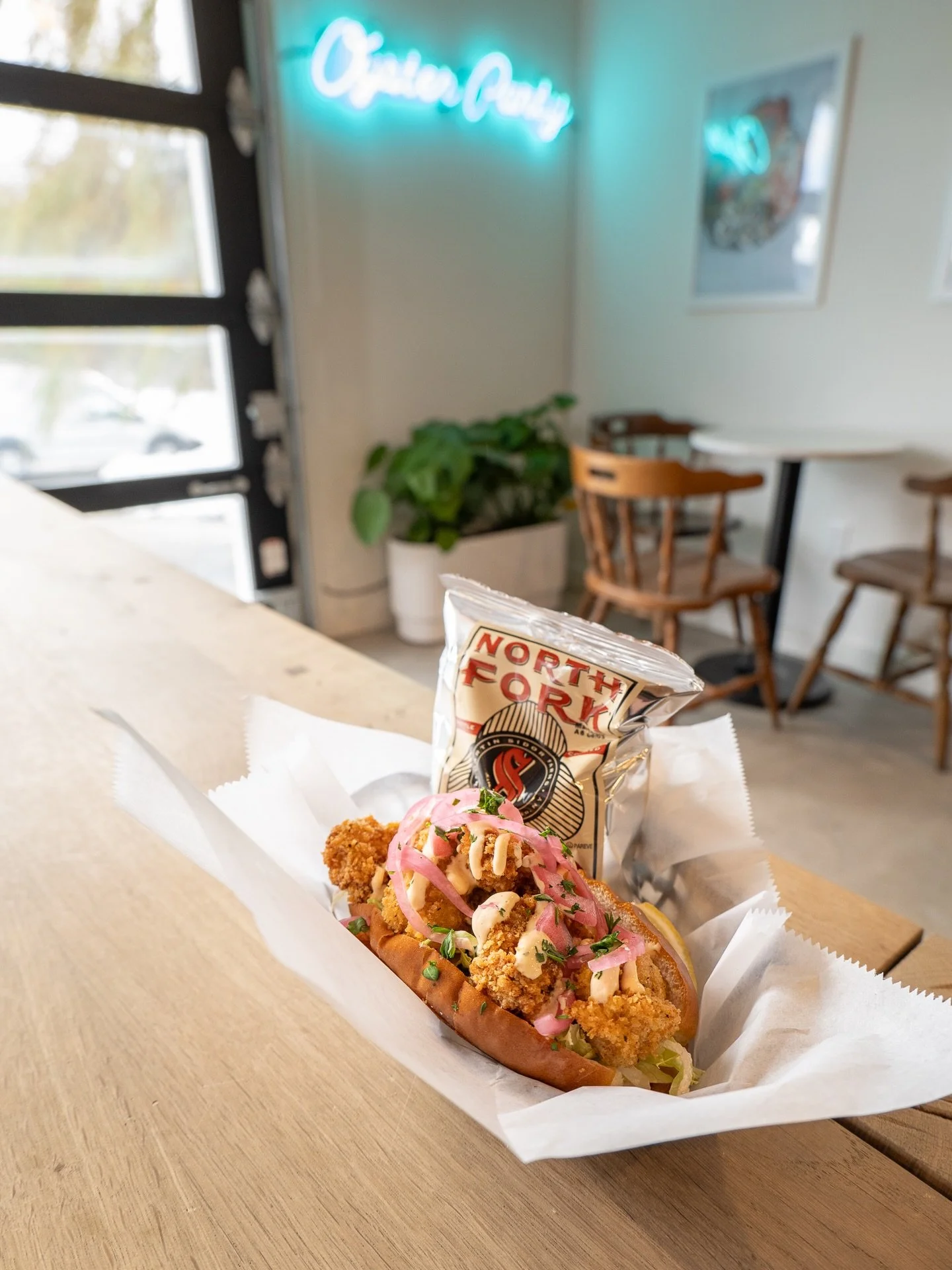Only available at our Woodstock location, the crispy Fried Oyster Po&rsquo; Boy will be your next favorite bite. 

#woodstock #hudsonvalley #seafood