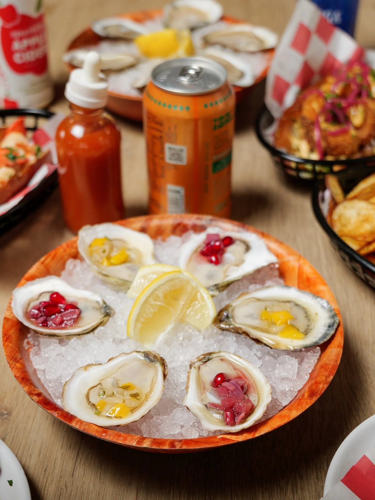 🦪 A timeless debate worth exploring: mignonette or keep it classic?

📍1802B NY-28
Woodstock, NY 12498
