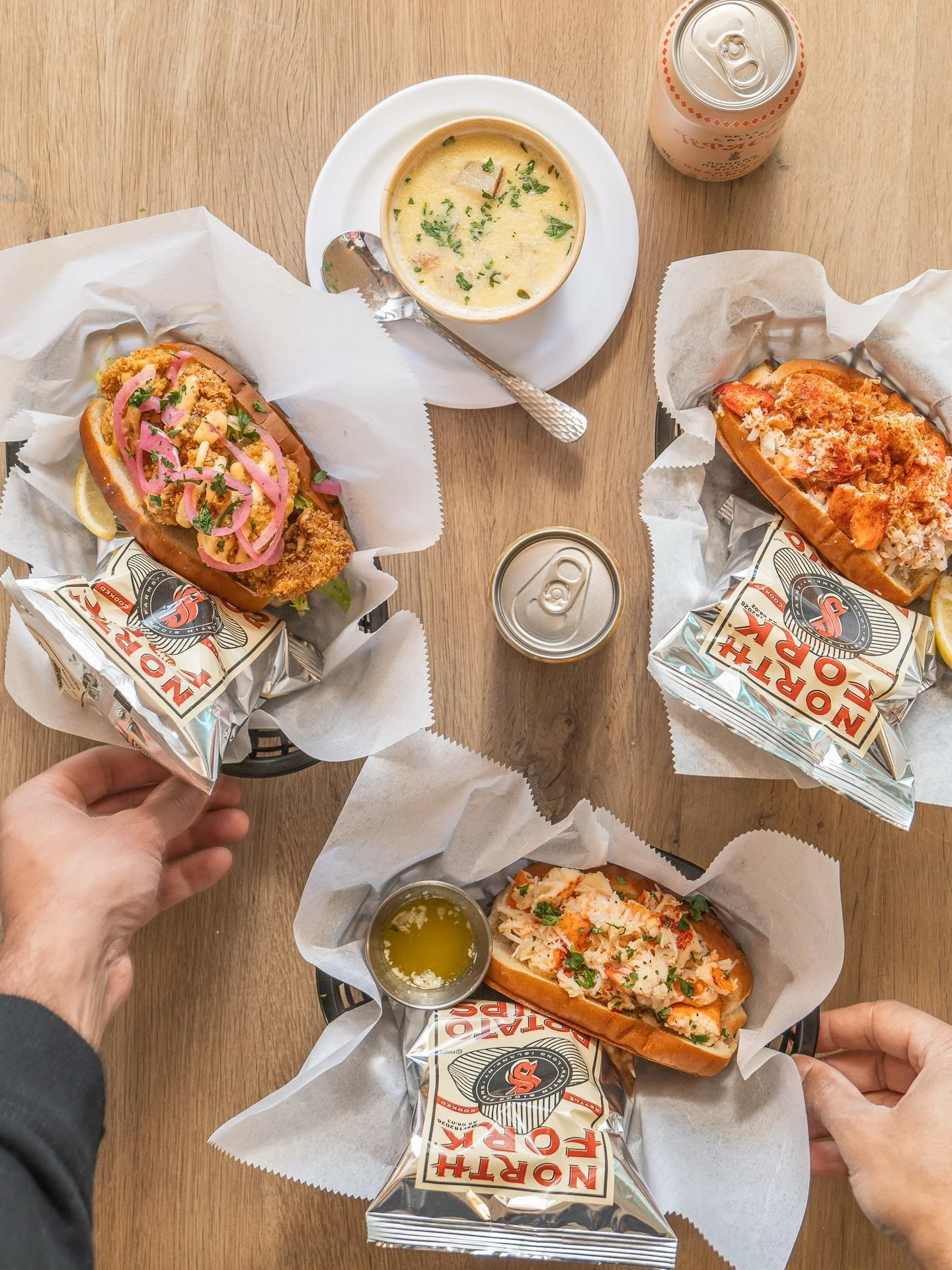 We provide everything you need to create a spread that matches your weekend mood! 🦪 Oysters, 🦞 lobster rolls, po boys, 🍷 wine and beer. 🍻 

📍1802B NY-28
Woodstock, NY 12498
