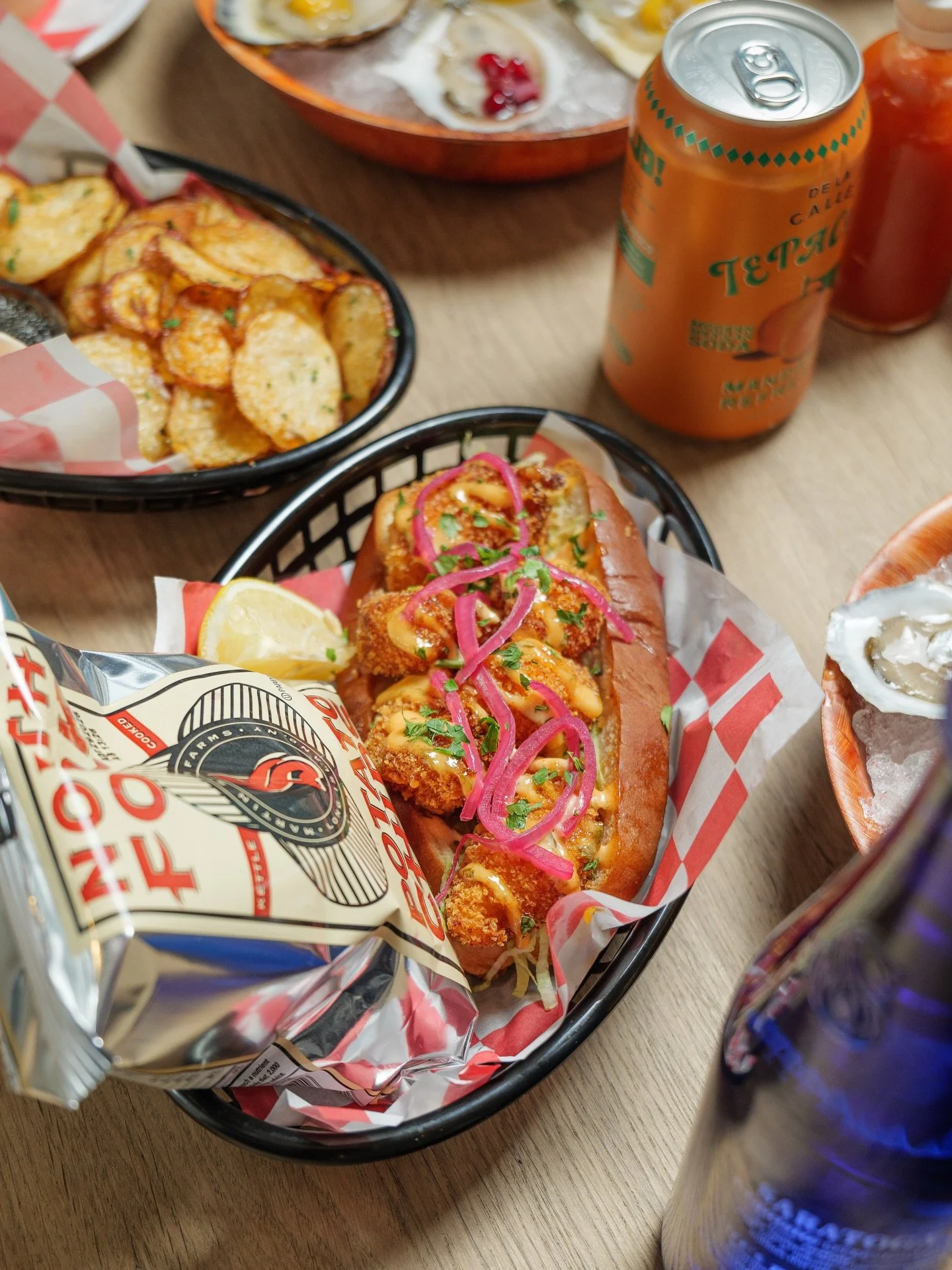 You can&rsquo;t go wrong with a crispy po&rsquo; boy paired with a beverage to match. 🍤🍺✨

📍1802B NY-28
Woodstock, NY 12498