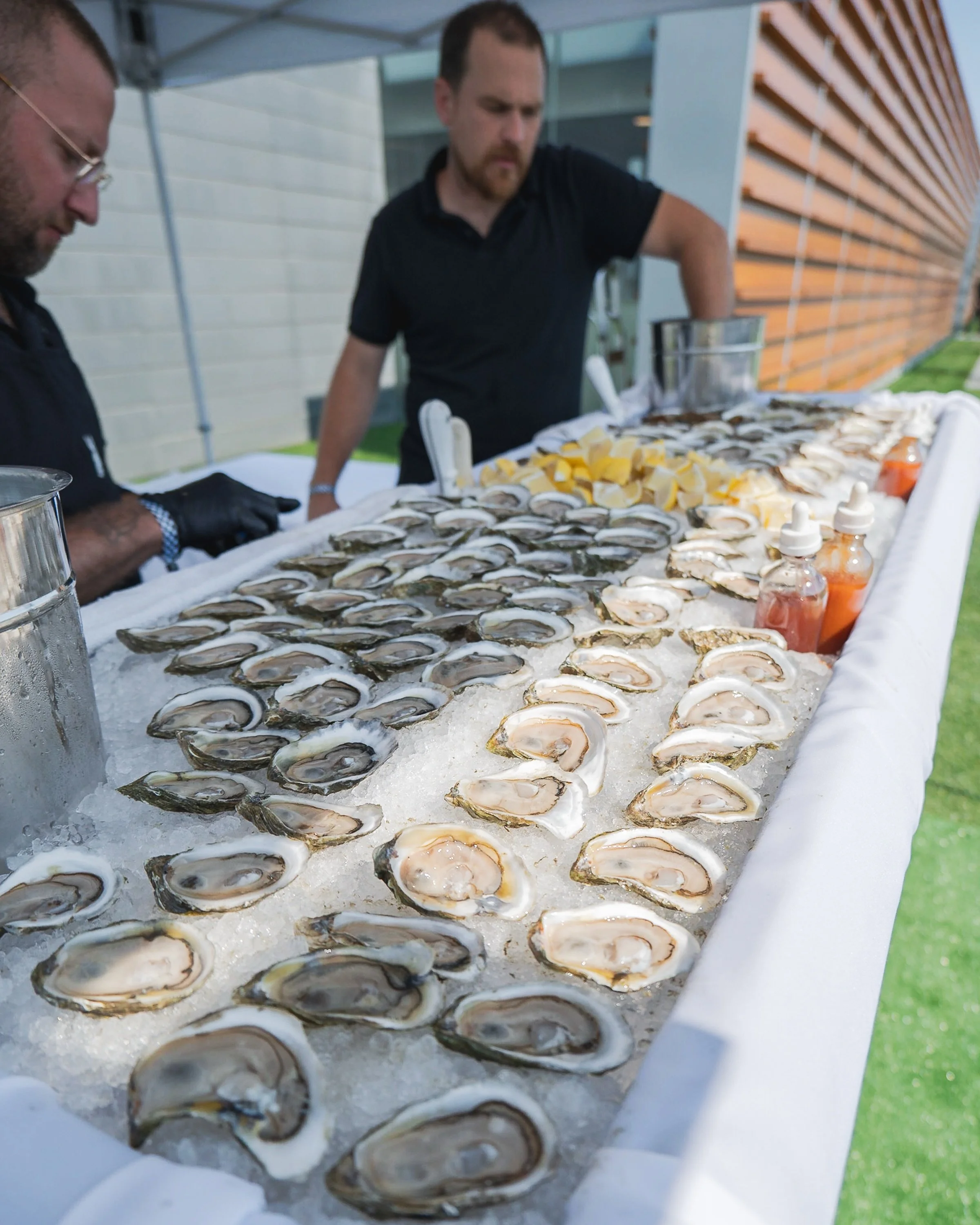 🧊 There&rsquo;s nothing quite like a raw bar full of ice cold oysters to kick off a summer soiree. ☀️