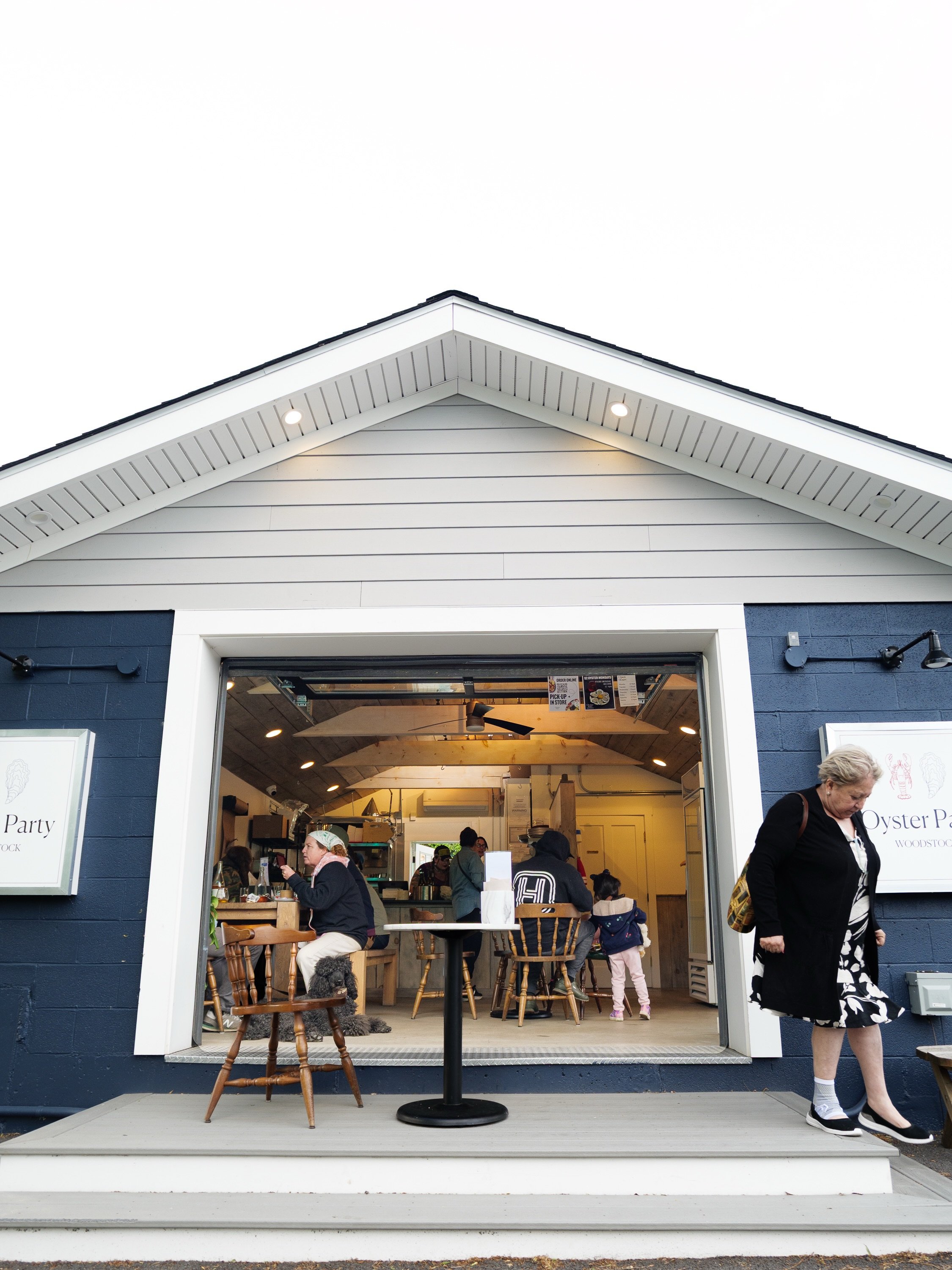 😎 Step inside our Woodstock location and meet us at the raw bar! 🦪

📍1802B NY-28
Woodstock, NY 12498