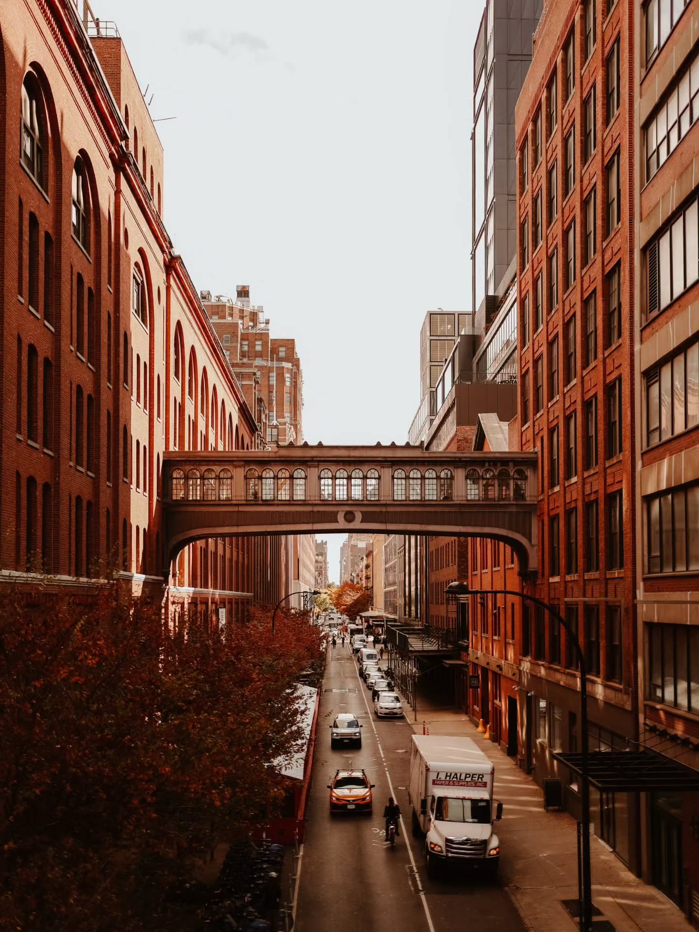 La ville qui ne dort jamais ✨

Il y a deux ans je rentrais d'un voyage &agrave; New-York. Une petite aventure, des yeux qui brillent, un c&oelig;ur heureux, une sensation douce de d&eacute;couverte. En bref, j'ai ador&eacute;. Je me suis sentie si bi