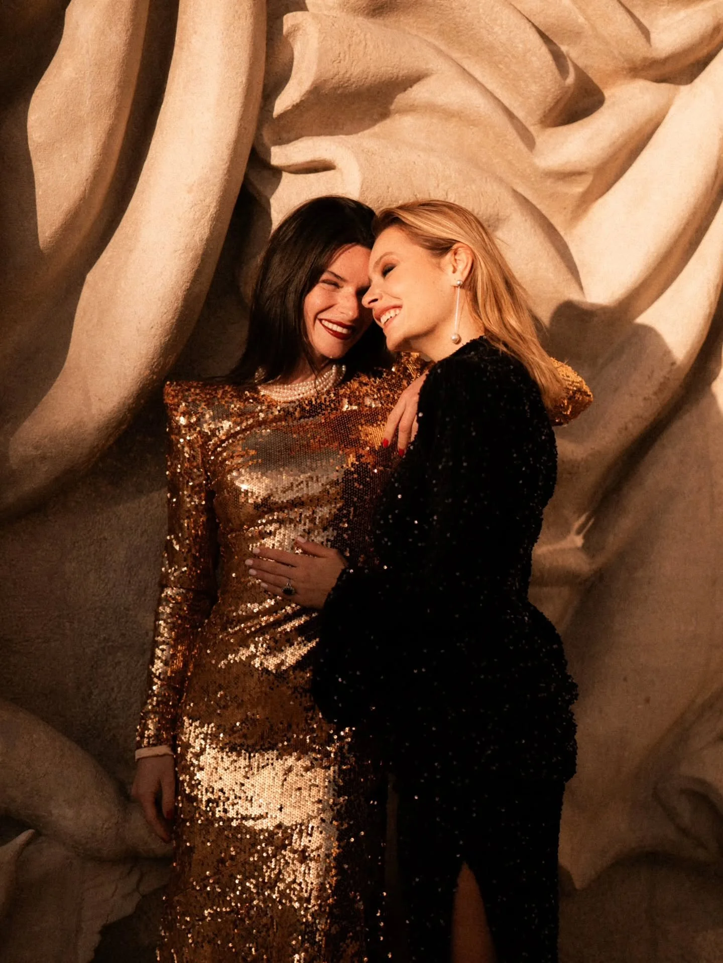 Brillez, vivez, eblouissez autant qu'il pla&icirc;t ! ✨
J'ai h&acirc;te de vous d&eacute;voiler plus d'images de ce shooting !

_

GLITTER @shootingstangerine 
by @melody_barabe

Wedding planner @anna_p_mariage
Models @sarahguerre @edenlng
Mua @grtma