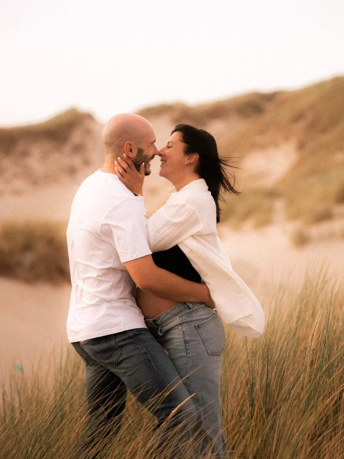 Ces moments &agrave; la plage avec vous ! Entre cr&eacute;ation de souvenirs et balade pleine de discussion. Un moment pour vous cr&eacute;er ensemble ❤️

📷 Infos et r&eacute;servations 
www.morganegreen.com

Photographe mariage | Photographe famill