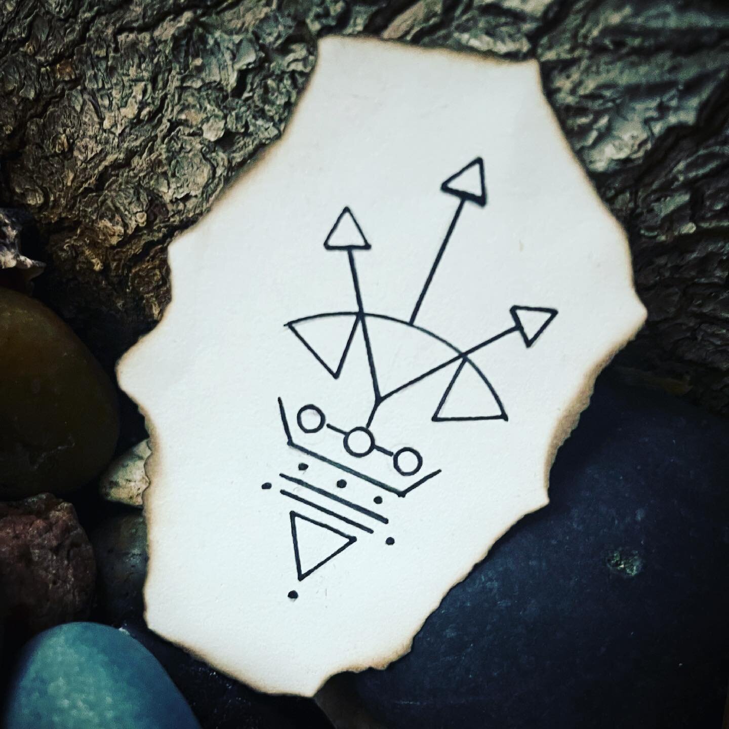 Channeled this sacred soul symbol for @lockekusanagi ✨💗✨ thanks to @guiltywithglee 💫🔥 #ancestralportal #metronome #galacticfrequencies #rythmcreations #soundalchemy #soundhealing #expandingconsciousness #collectiveconnection #solo #believe #rememb