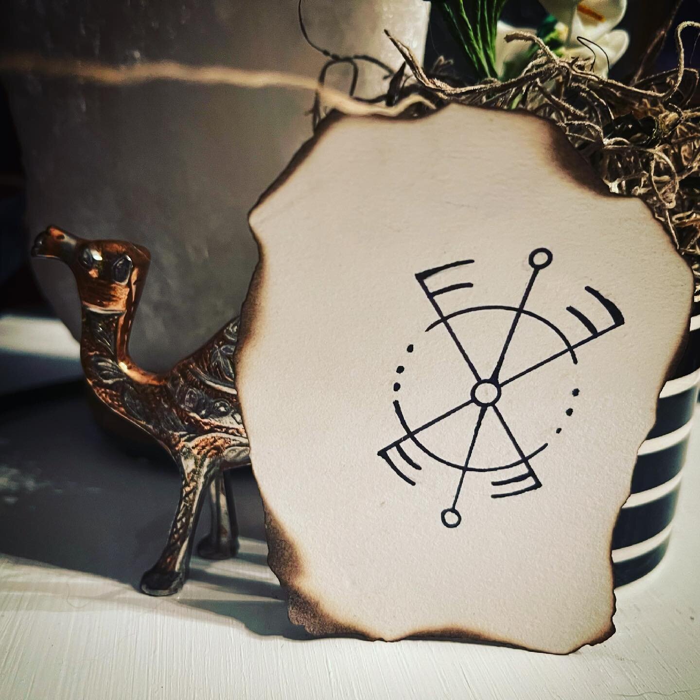 Channeled this sacred soul symbols for @leigha.m.price amazing son! ✨💗✨ #brightsoul #interdimensionalbeings #lighttransformation #lightbearer #lightcodes #biblicaltimes #healerofthepast #galacticmessenger #timeheals #timeisanillusion #moralcompass #