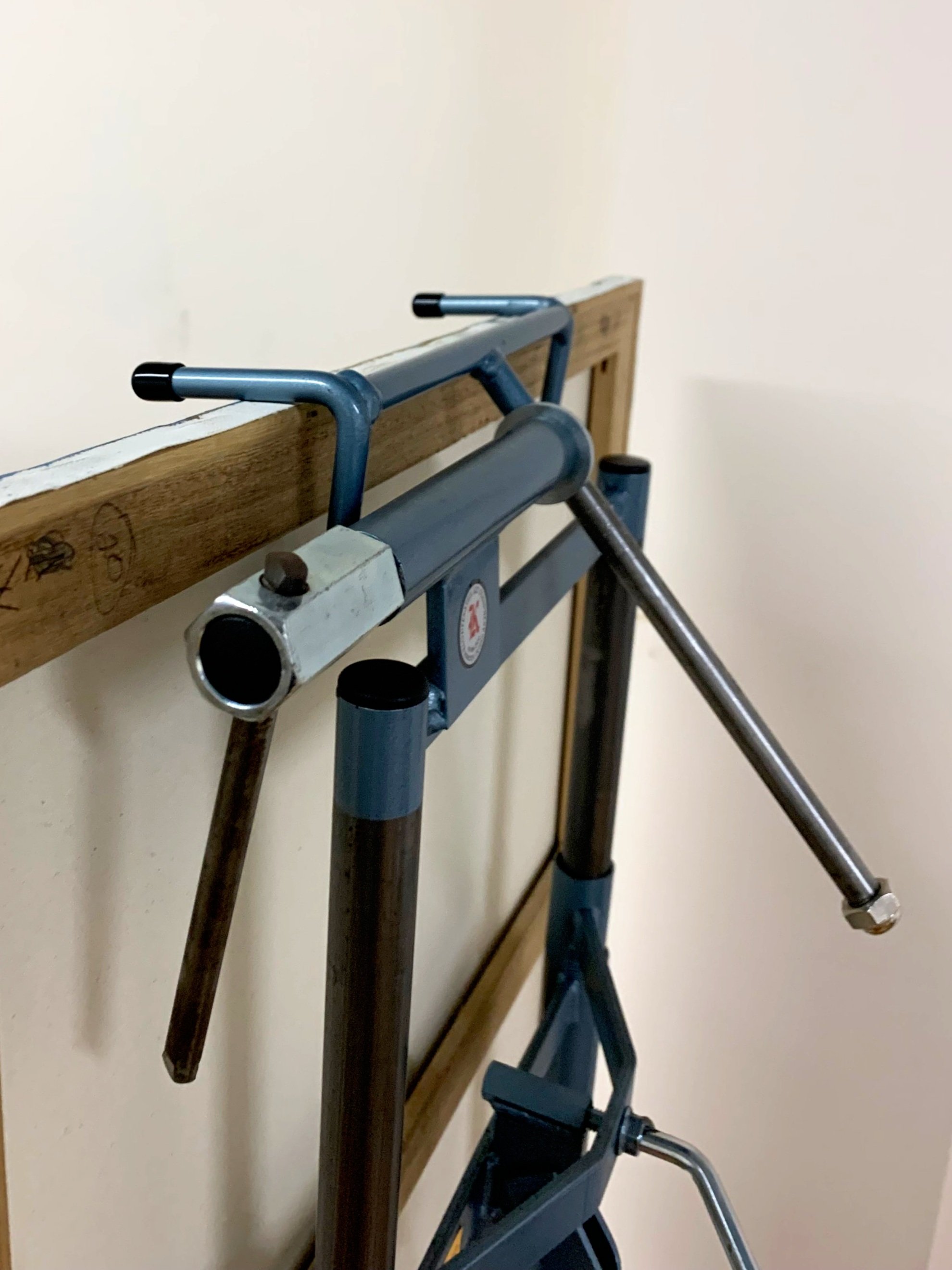 Collegiate Easel (CE100) — KLOPFENSTEIN Art Equipment MFG.