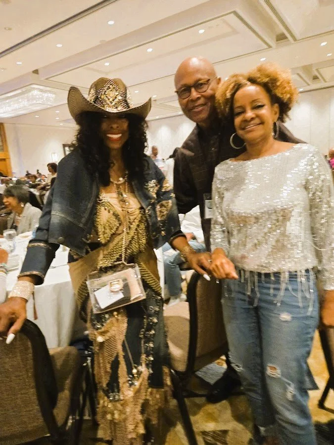 Conclave 2025_Ballroom_Bev_Deb_Mule.jpg