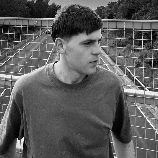 🚨 Nagasaki EP - QRUK016 🚨

@_jamesyoung__ steps up for his first release on QRUK with the Nagasaki EP, a dark and driving UKG cut that leans into the moodier edges of Garage and Speedy G. The North Wales-based producer has already made waves with H