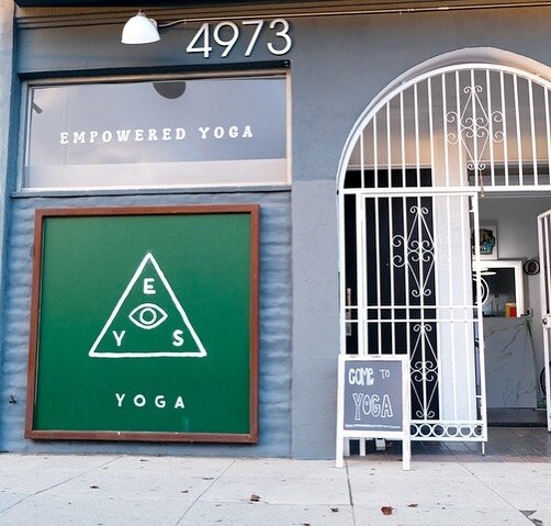 @empoweredyoga second studio opens today in LA on W Adams!📍Empowered is a group of movement, breath and sound bringing the community together through wellness. 🙏🏽Created by @rachhirsch and @mageesy 

#yogaeveryday #losangeles #yogstudio #wellnessb