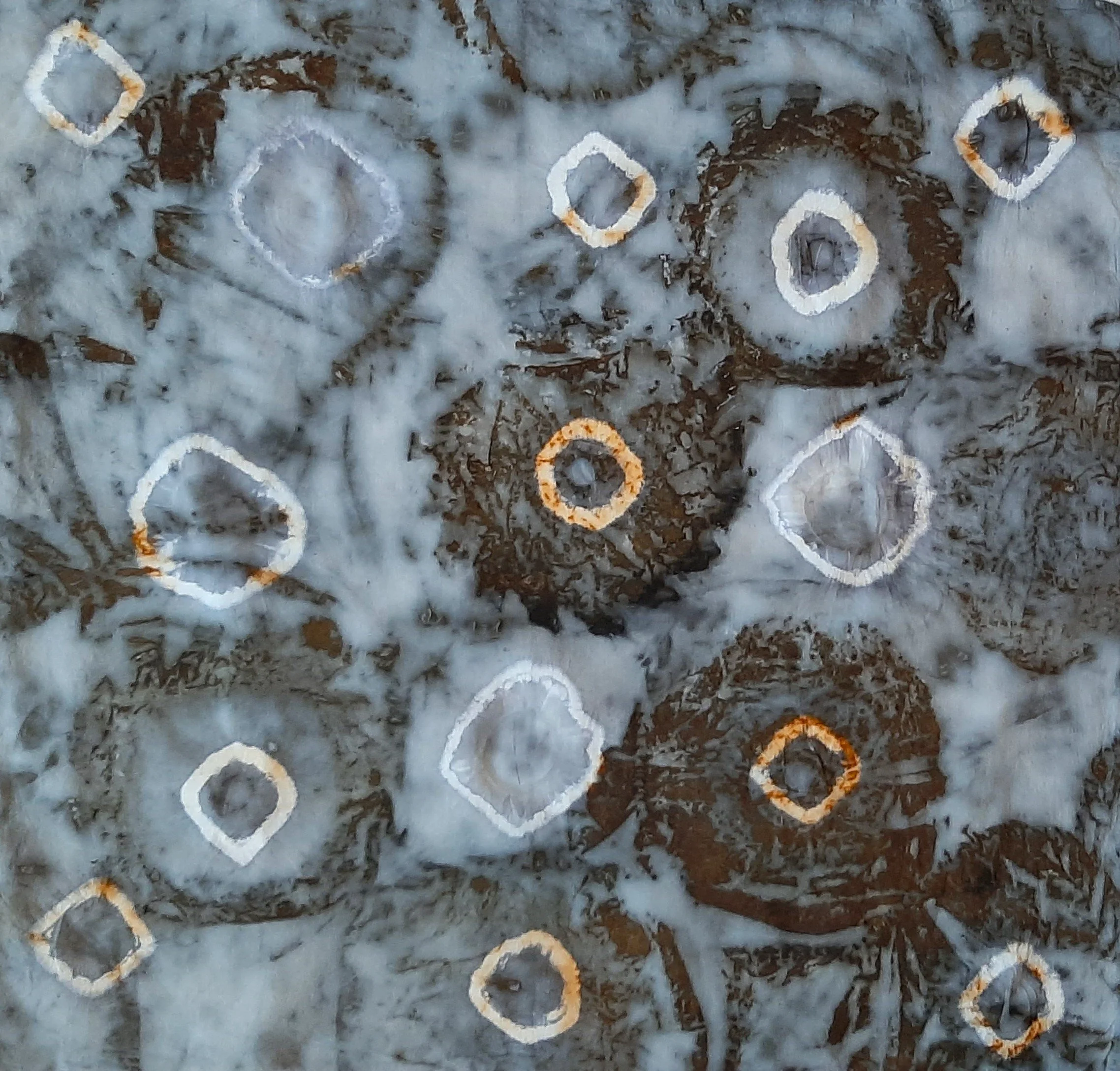 shibori circle saw myrobalan.jpg