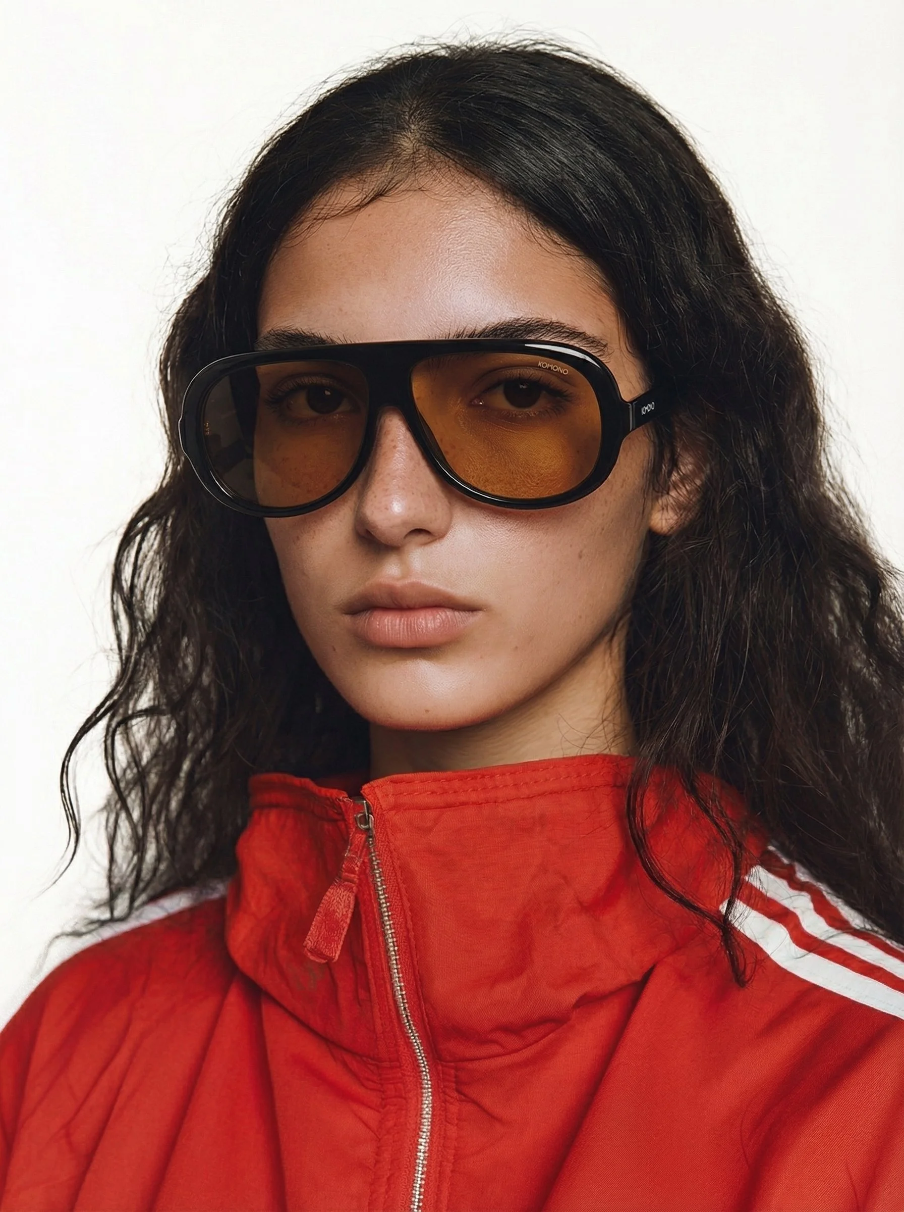 KOM-S20650-Tate-Black Amber-SoF-SOFIA.png