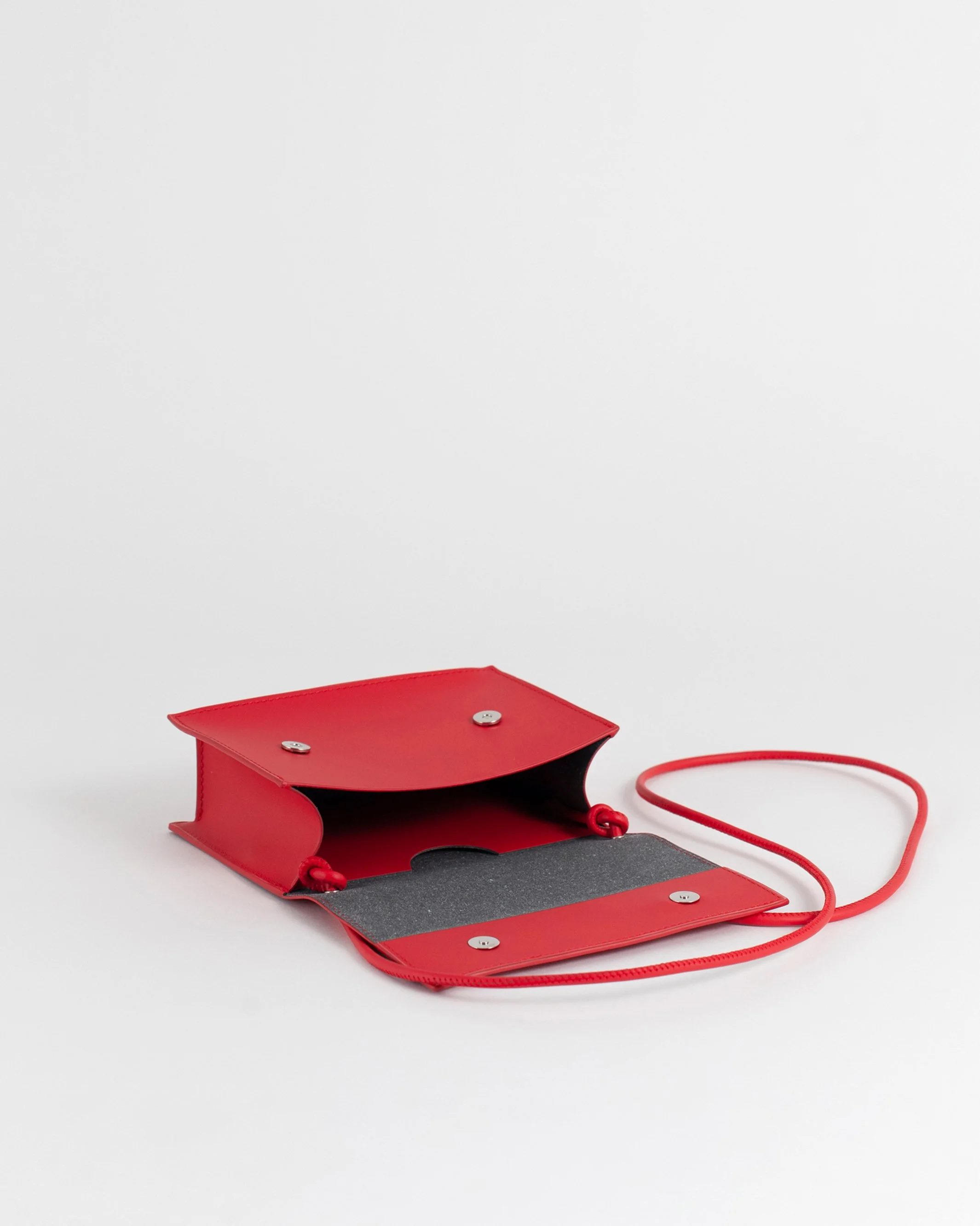 Labienhecha-Bolso-Paquita-Cordon-Tumbado-rojo-mate.jpg
