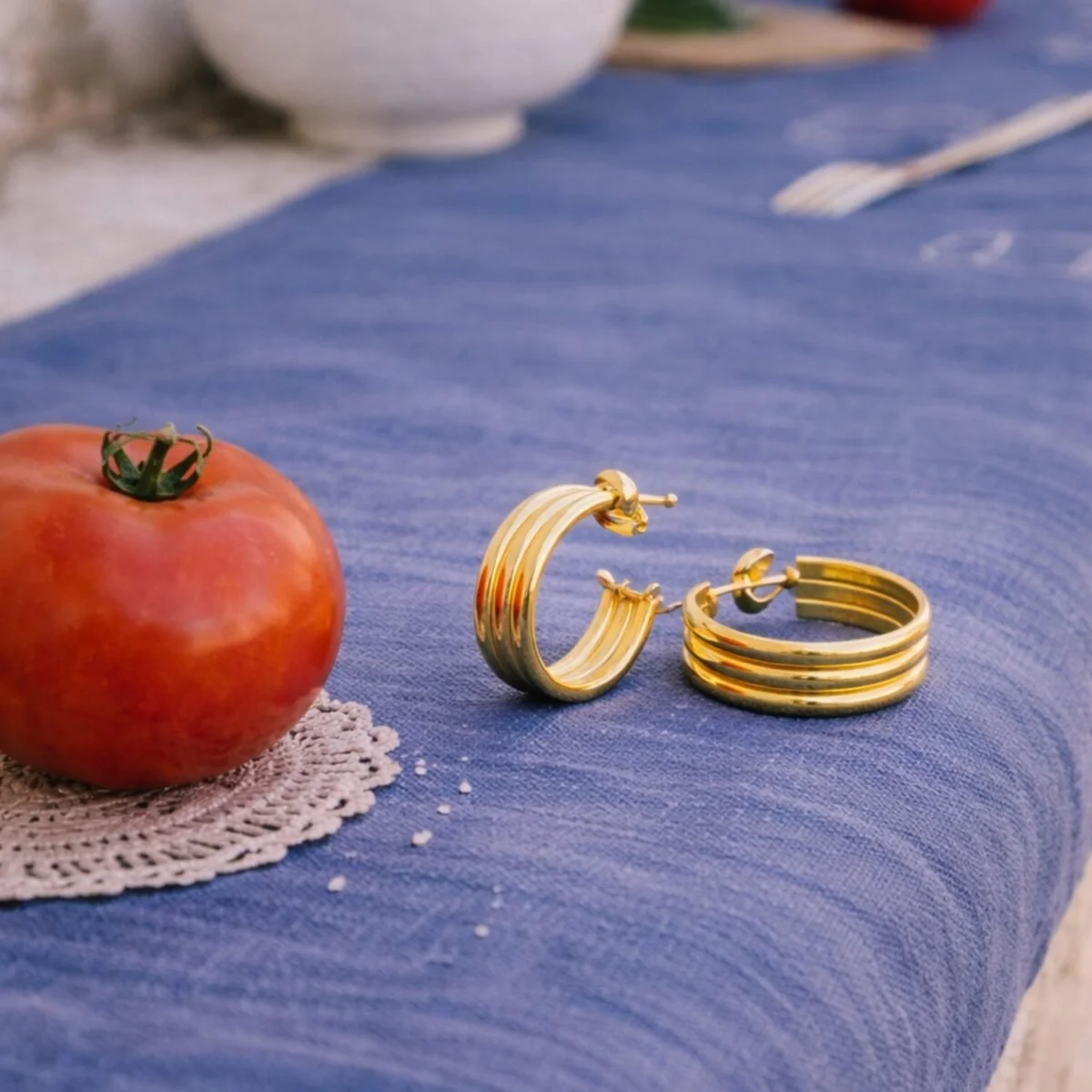 nike-gold-hoop-earrings-detail-klimbim-1200x1200.jpg