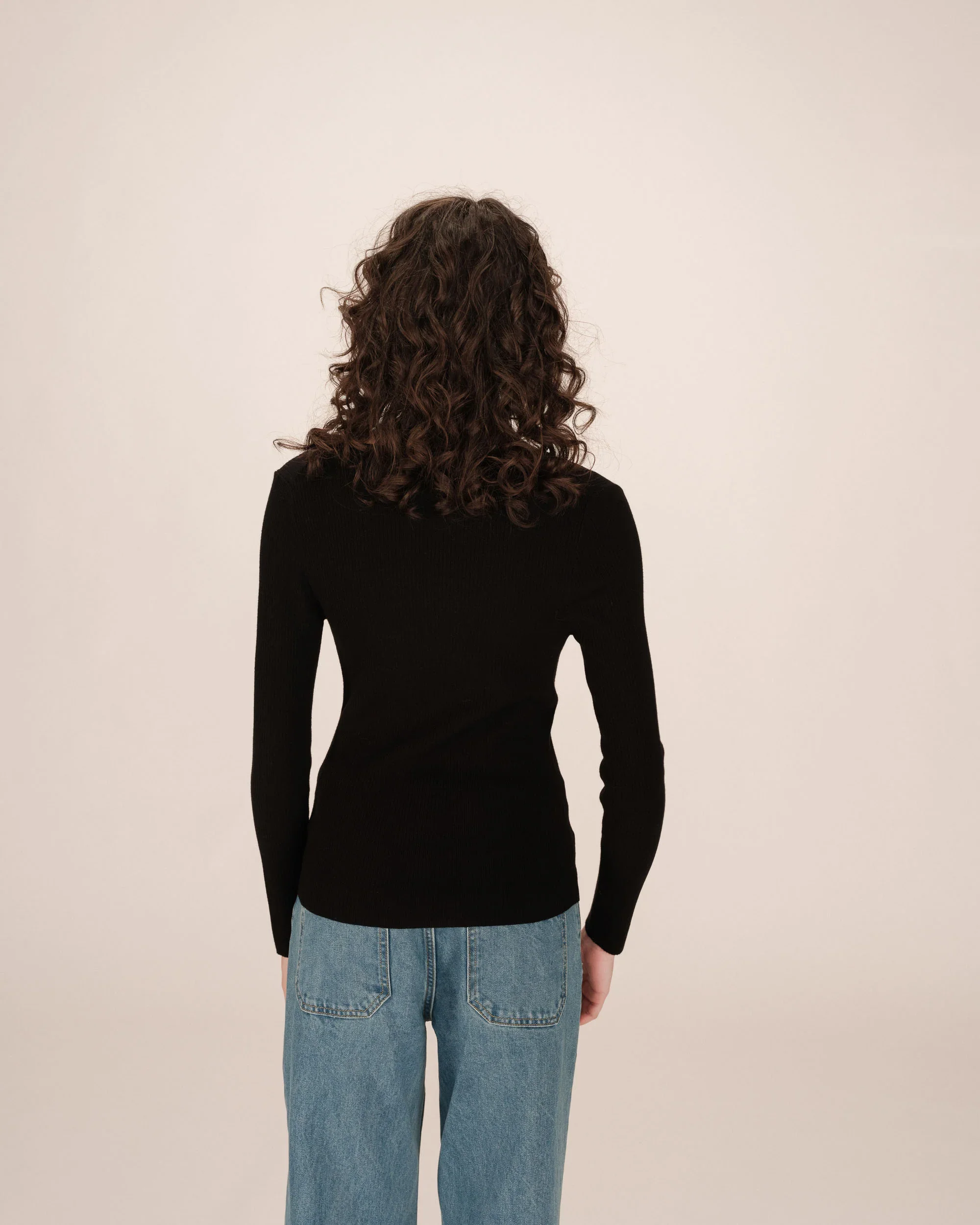 TOP SALEM NEGRO, Grace & Mila, La Positiva Shop 3.webp