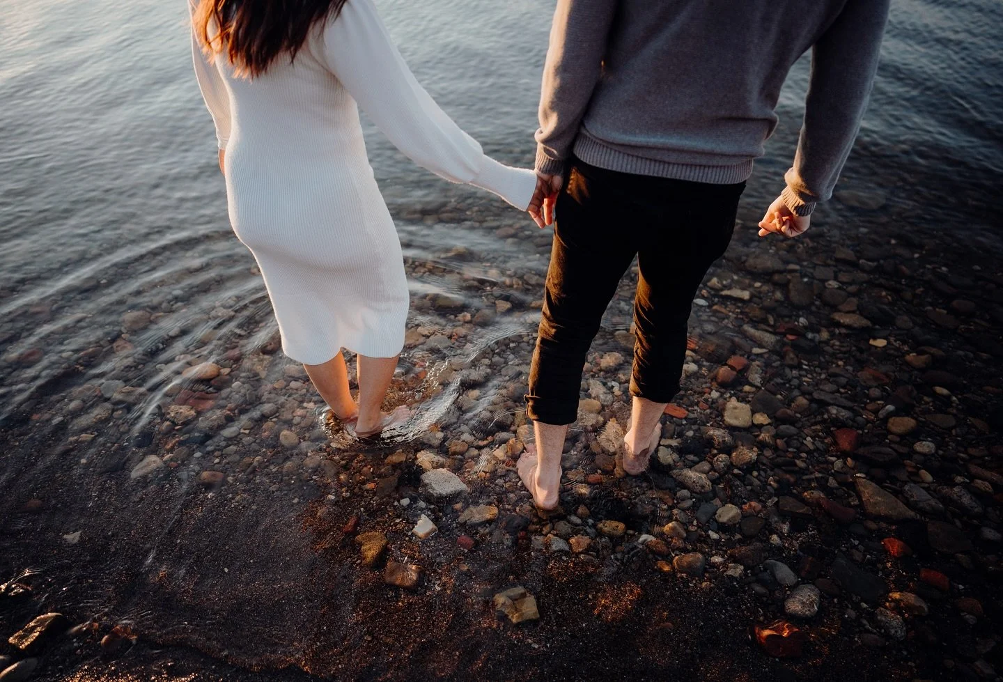 Who wants to do more couple sessions in the water 👀
&bull;
&bull;
&bull;
&bull;
&bull;
#creativephotography #elopementcollective #weddingsparrow #creativecouples #weddingphotoinspiration #elopementphotography #torontoweddingphotographer #seattlewedd