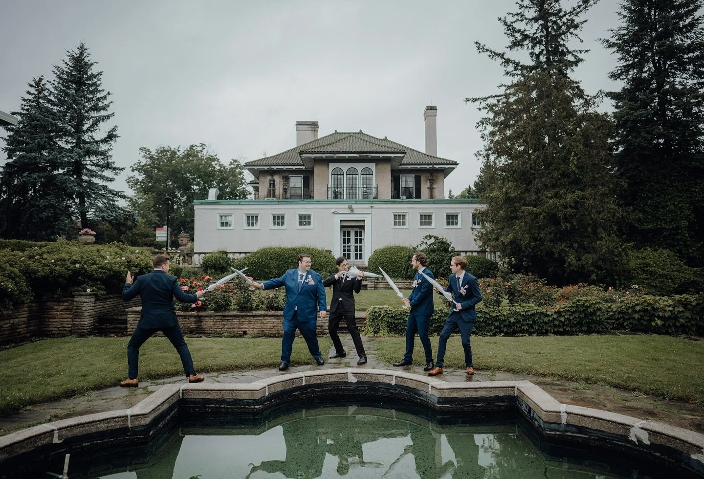 Find you the boys that will let you win an umbrella fight because it&rsquo;s your wedding day 😂
&bull;
&bull;
&bull;
&bull;
&bull;
#creativephotography #elopementcollective #weddingsparrow #creativecouples #weddingphotoinspiration #elopementphotogra