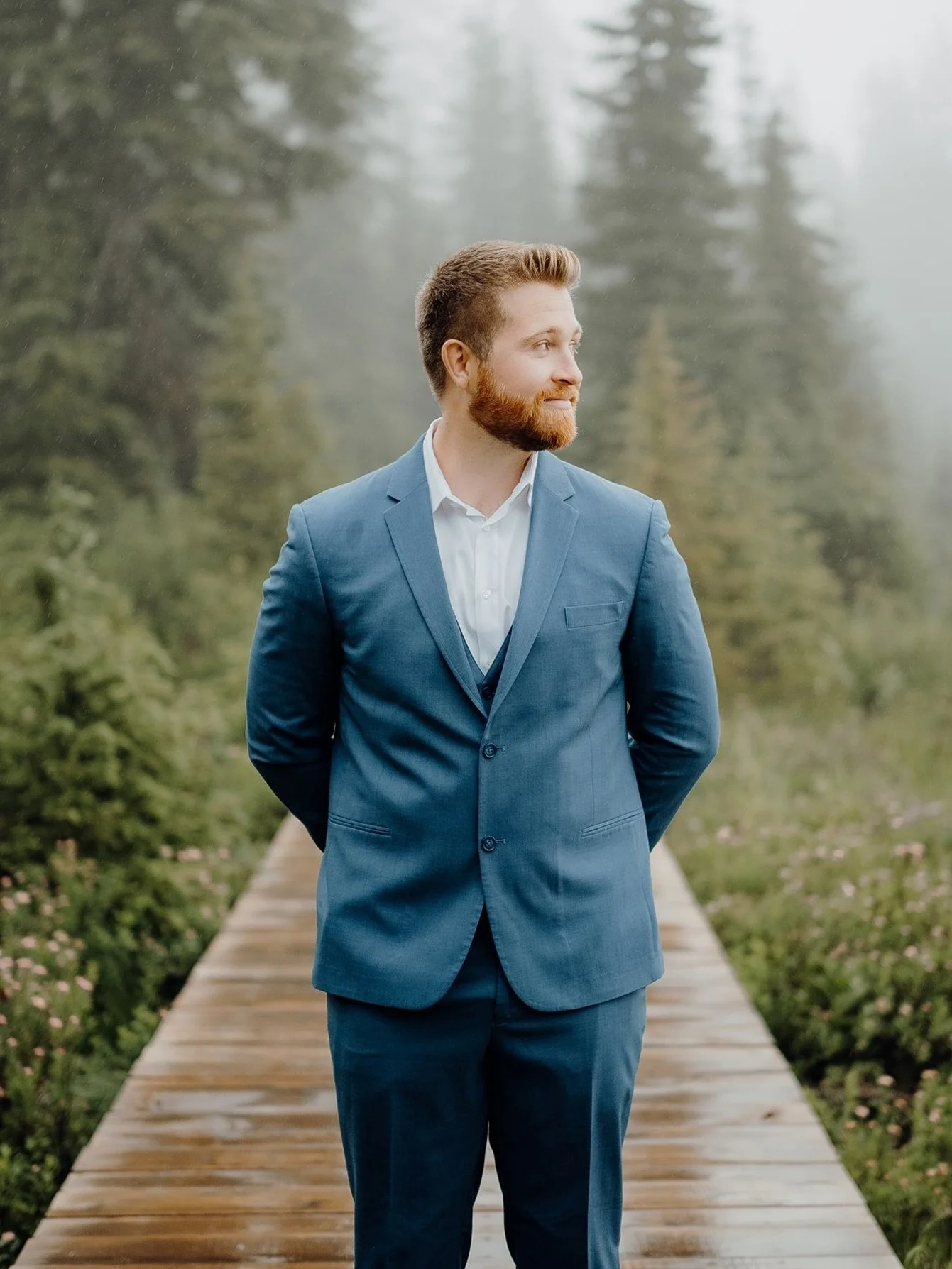Part 1/3 of sharing one of my favourite proposal sessions ever!

Some subtle mist for added texture, moody vibes, and this session became everything I hoped it would be 🌲