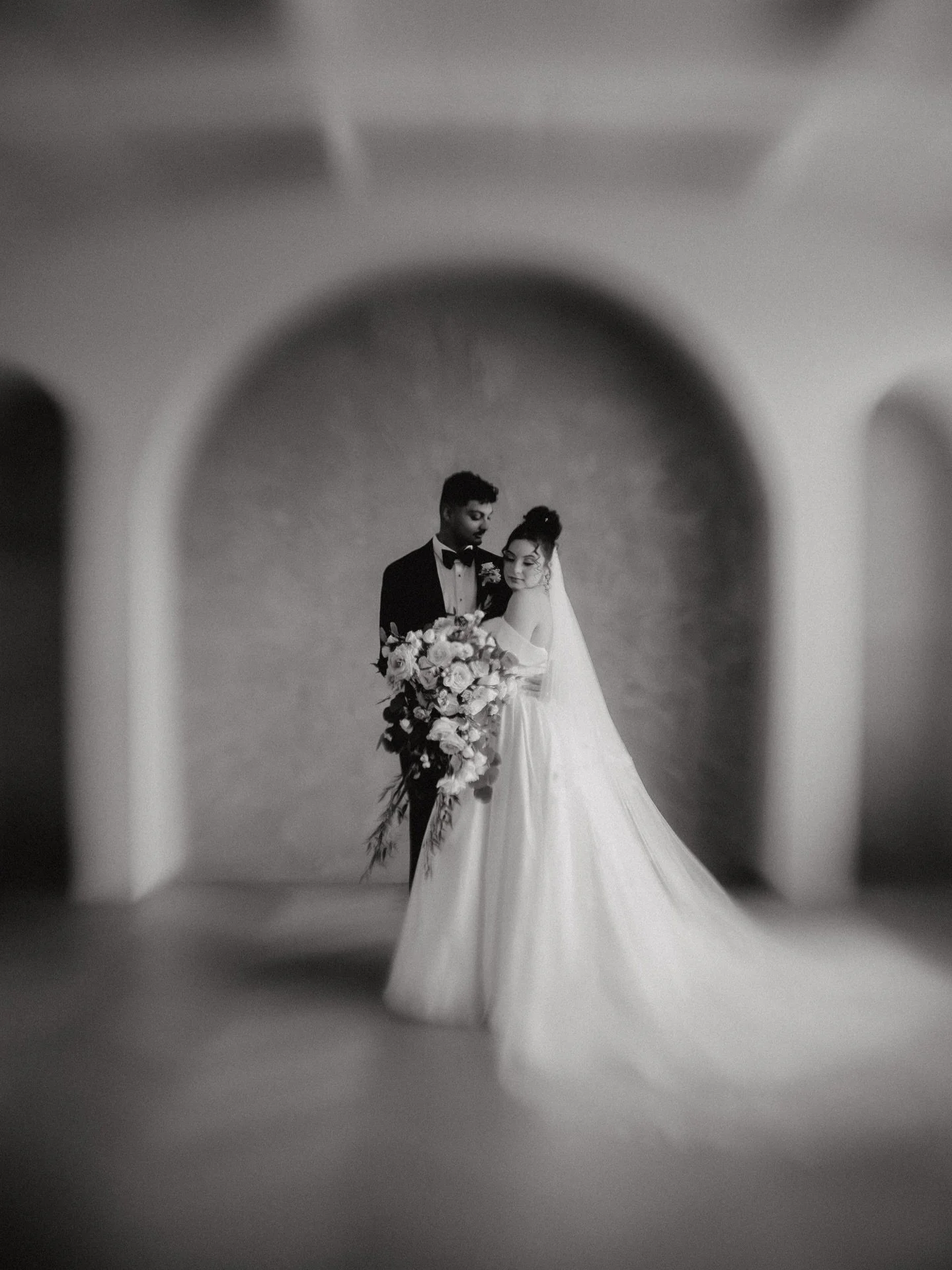 I usually like shooting outdoors with natural light, but these photos might make me change my mind 👀

📸: @kodyngstudios x @jadon.lm 

#torontoweddingphotographer #torontoweddings #torontoweddingphotography #torontowedding #torontoweddingvideographe