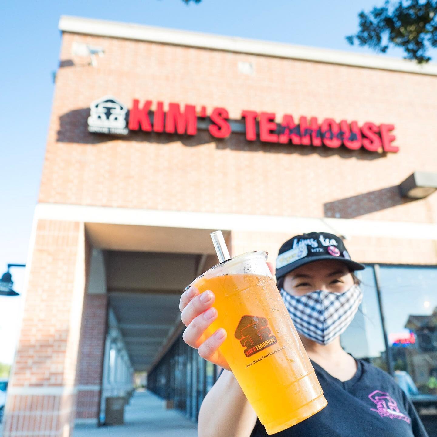 Summer is here!😎☀️Our drink selection has plenty of fruity beverages to try. Come stop by Kimsteahouse!

#boba #kimsteahouse #smoothie #sweettooth