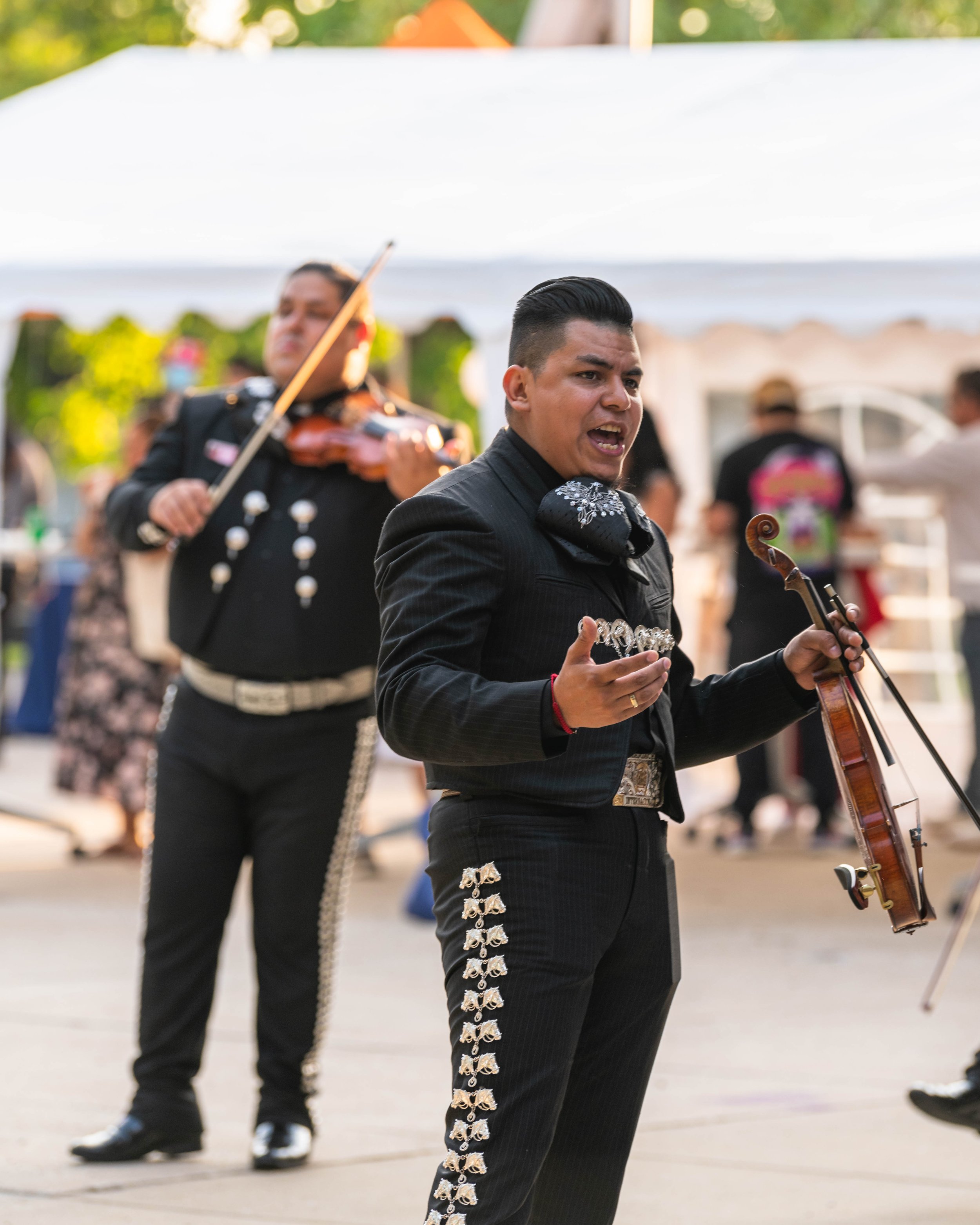Mariachis 02.jpeg