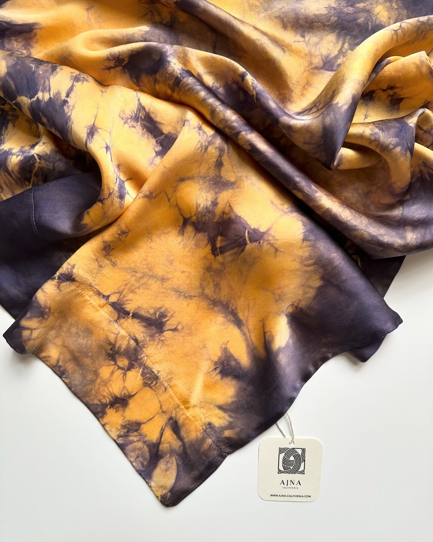 Naturally dyed silk pillowcase✨

#naturallydyed #botanicallydyed #silkpillowcase #ajnacalifornia