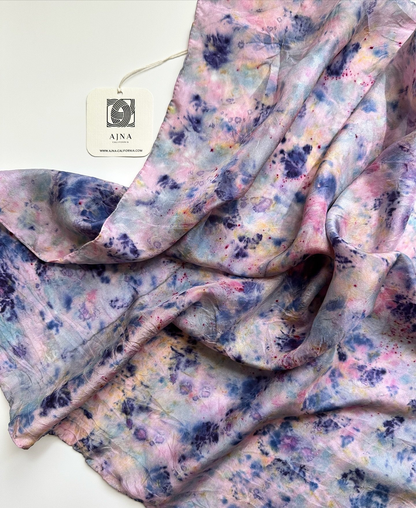 Sweet spring🪻 
Botanically dyed silk scarf 

#botanicallydyed #oneofakind #ajnacalifornia #naturaldyeing