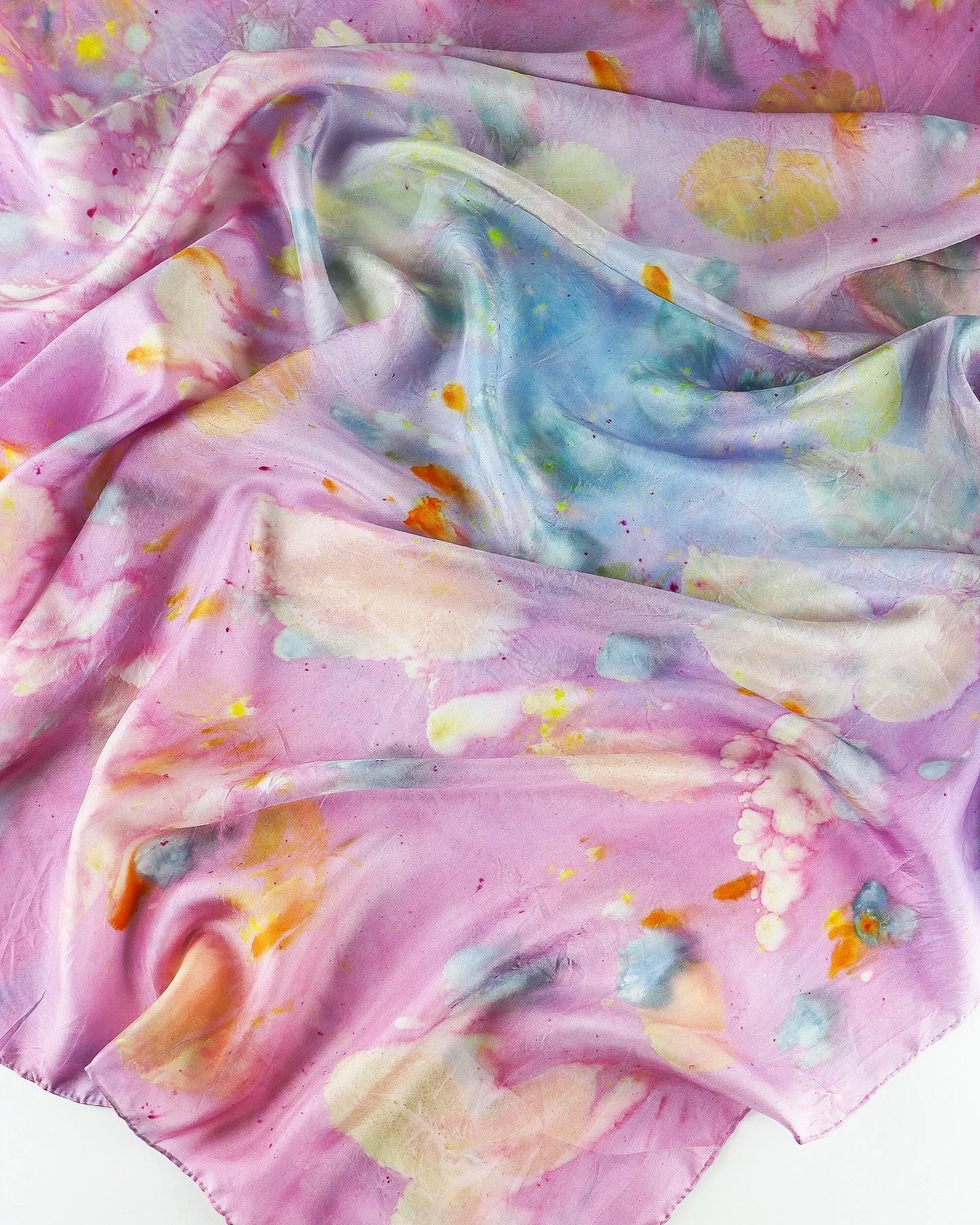 Story telling through abstract expressions using natural dyes and elements from nature 🌷
Botanically dyed silk scarf from latest summer collection. 

#botanicallydyedsilk #naturallydyed #uniquescarves #wearableart #ajnacalifornia #oneofakindscarf