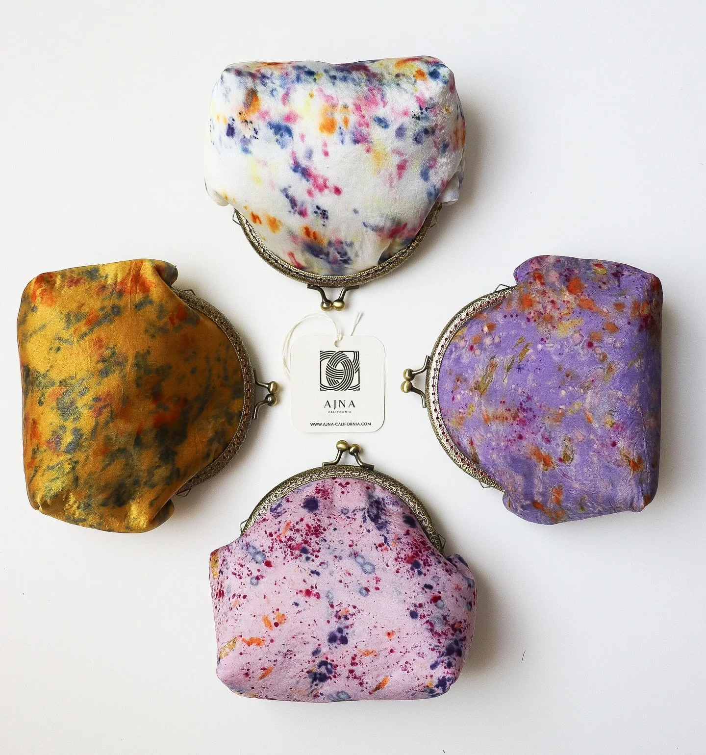 One of a kind botanically dyed silk clutch ✨
Find these exclusive handmade pieces at SJMade store. 

Getting ready for fall and winter season already. Can&rsquo;t wait to be back at events next month 💜

#botanicallydyed #silkclutch #oneofakind #ajna
