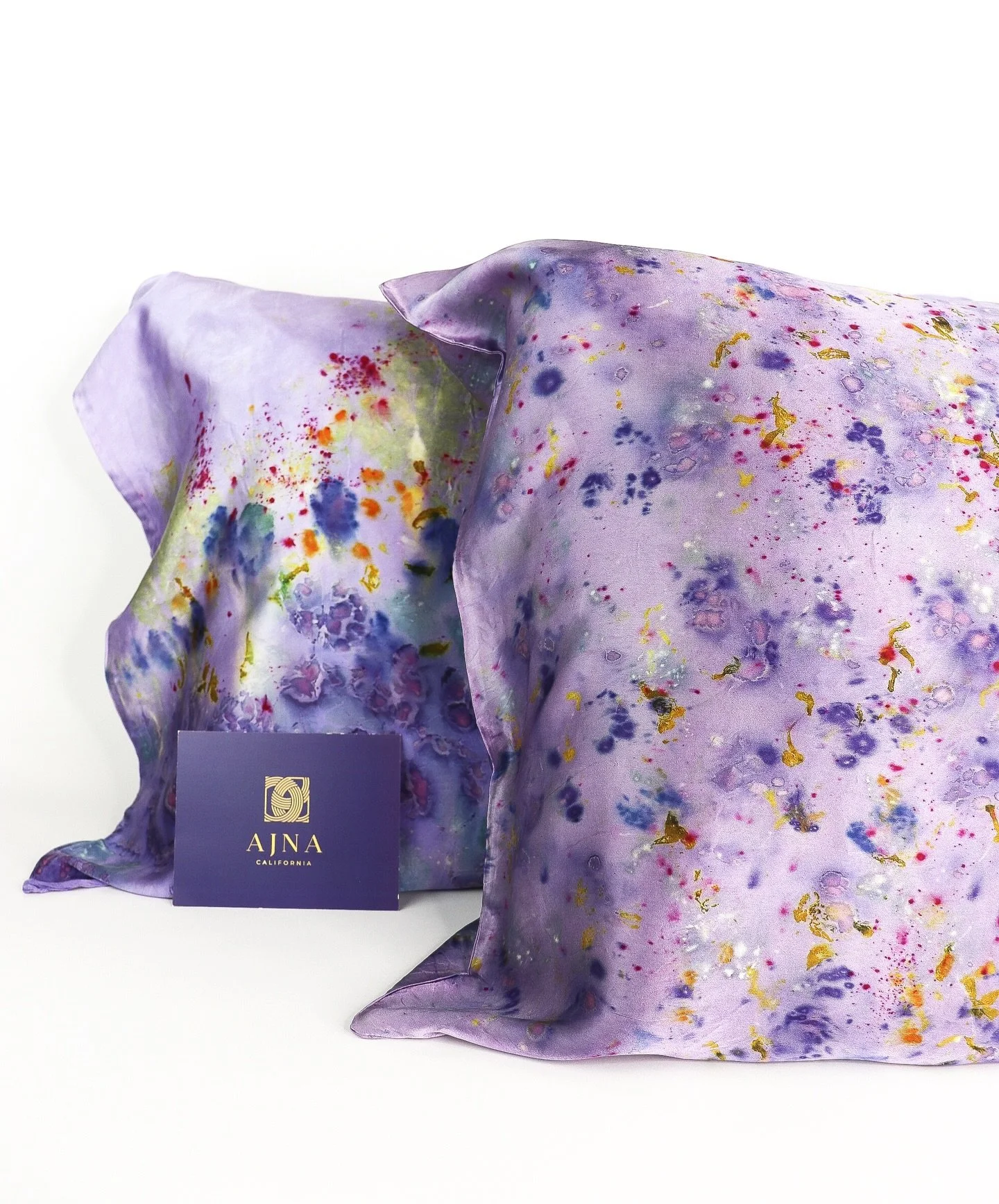 Botanical dyed silk pillowcases🪻

Check out the new botanically dyed silk pillowcases and scarves on the website! Happy shopping! 

#botanicallydyed #ajnacalifornia #silkpillowcase