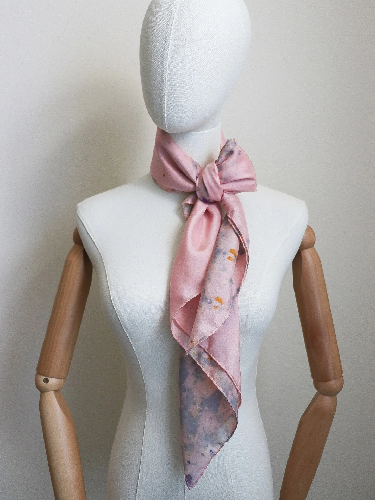 Botanically dyed silk square scarf in soft pastel pink.
Spring season is here!🌷 

#botanicallydyed #uniquescarves #ajnacalifornia #oneofakind
