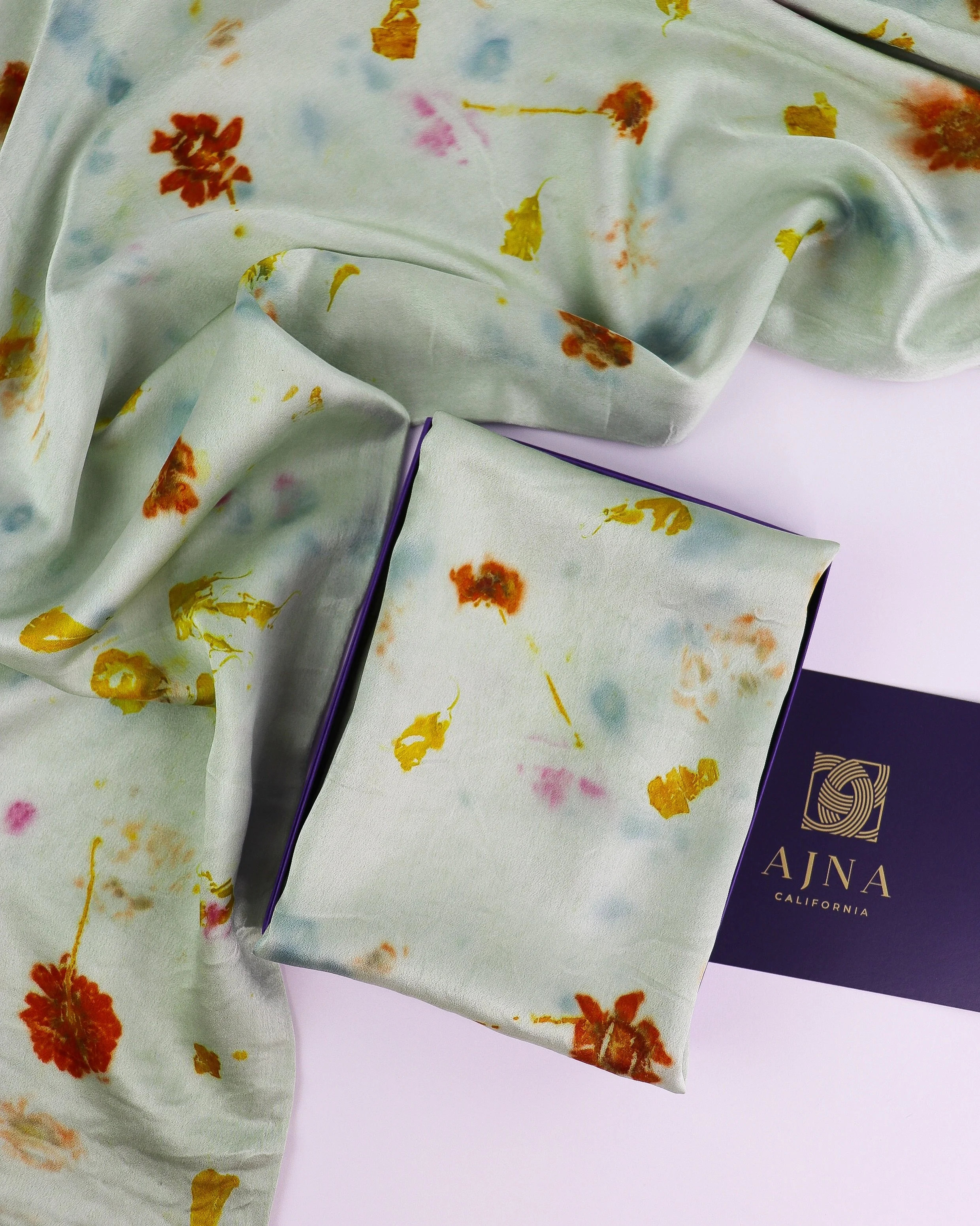 Botanically dyed silk pillowcase set - king size

#botanicallydyed #silkpilllowcase #ajnacalifornia #naturallydyedsilk