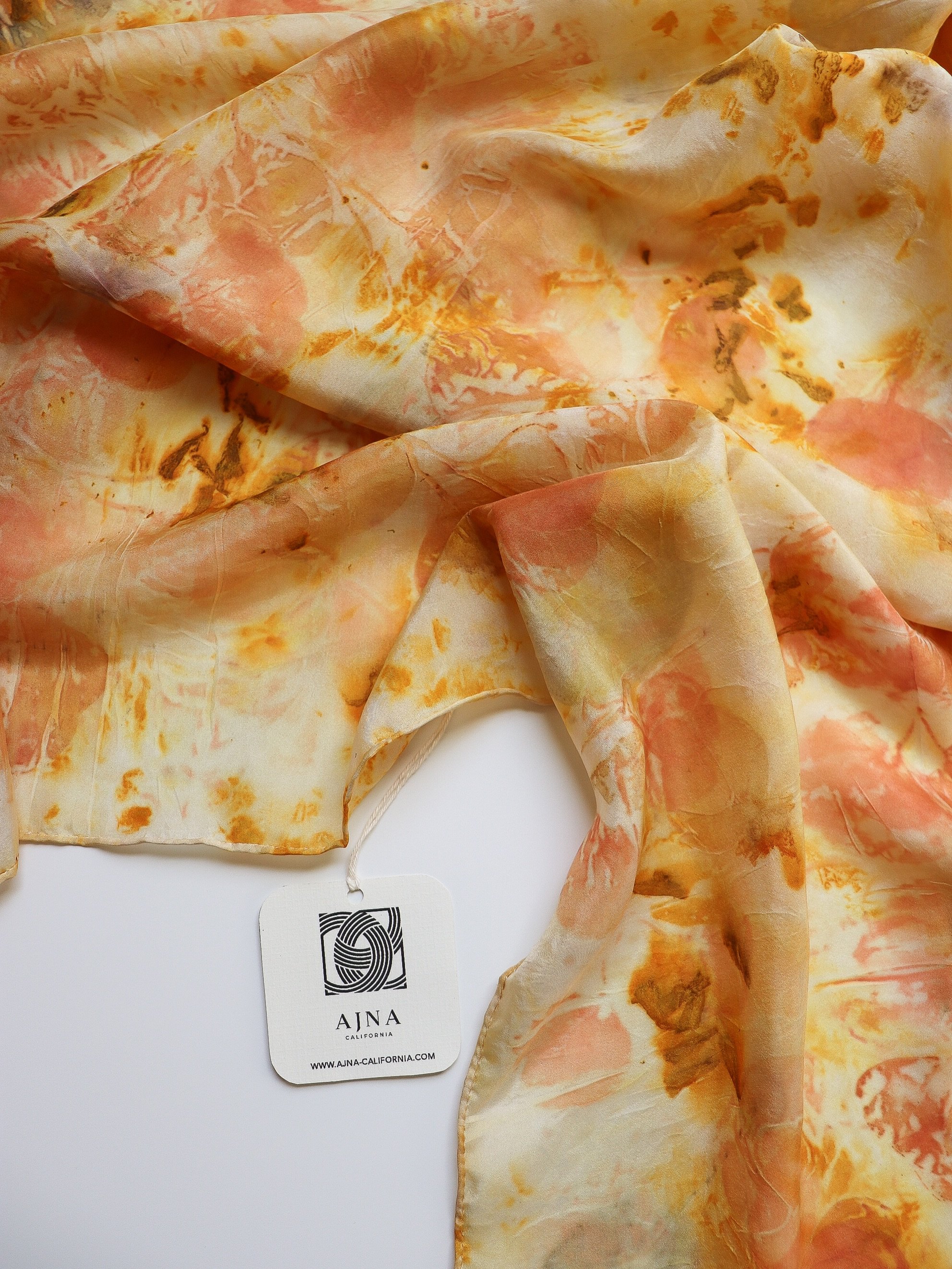 Like the first leaves of autumn 🍂 
Happy Fall season! 

#botanicallydyed #uniquescarves #silkscarf #ajnacalifornia #abstractdyeing