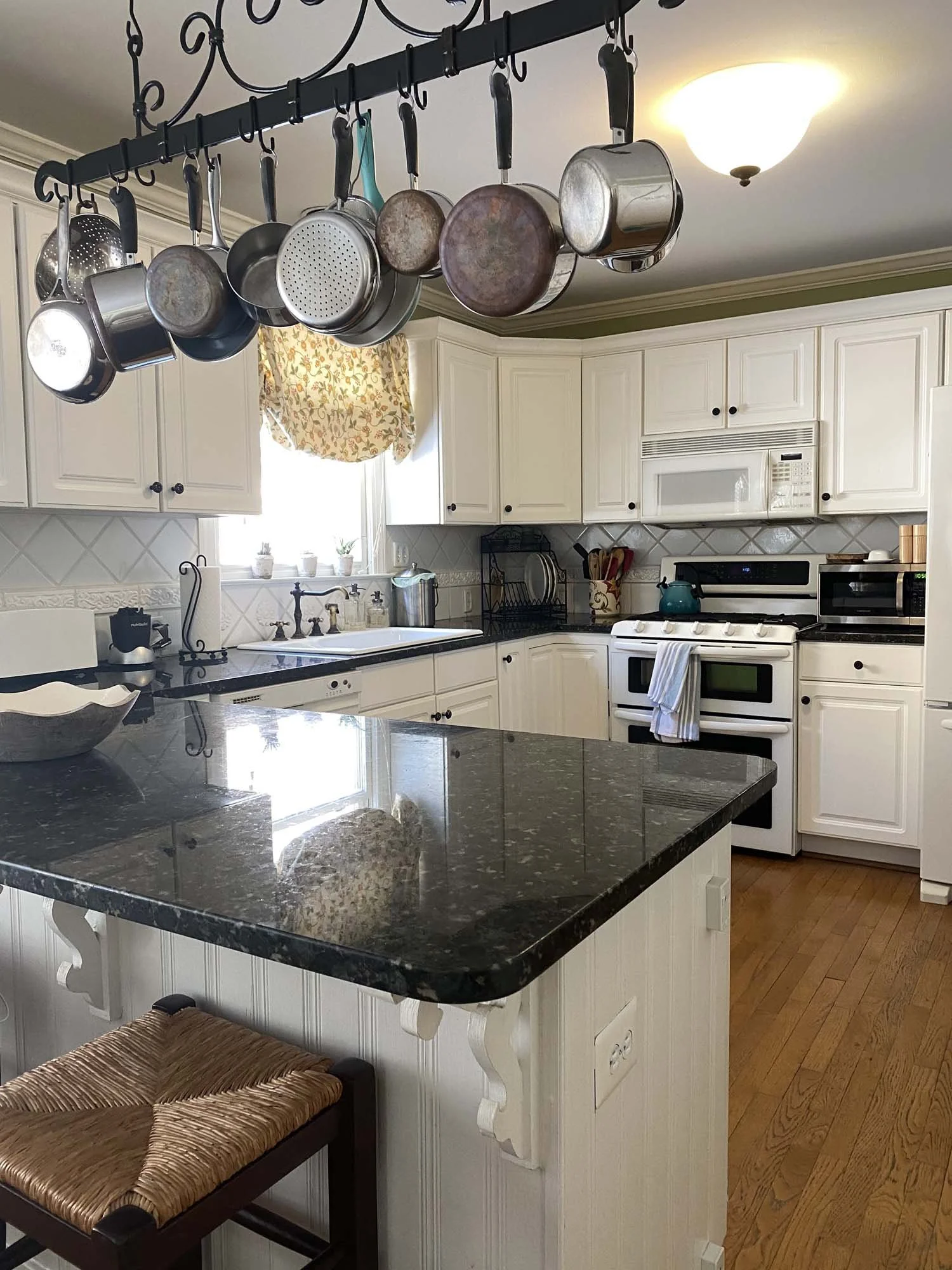 Interior Designer Gaithersburg MD Mary Fishback Before.05.jpg